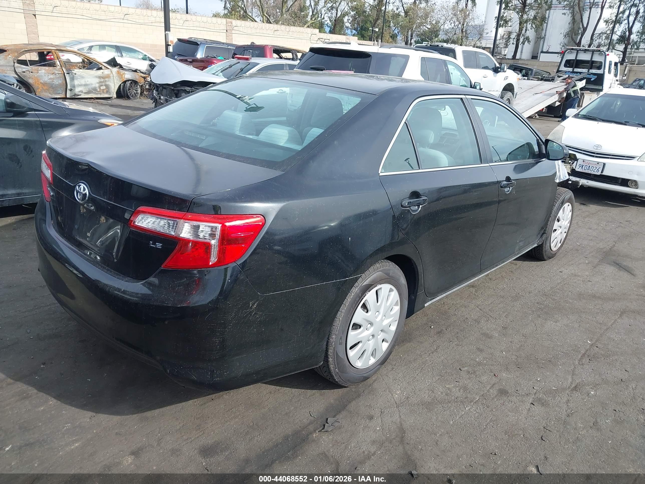 TOYOTA CAMRY image 4