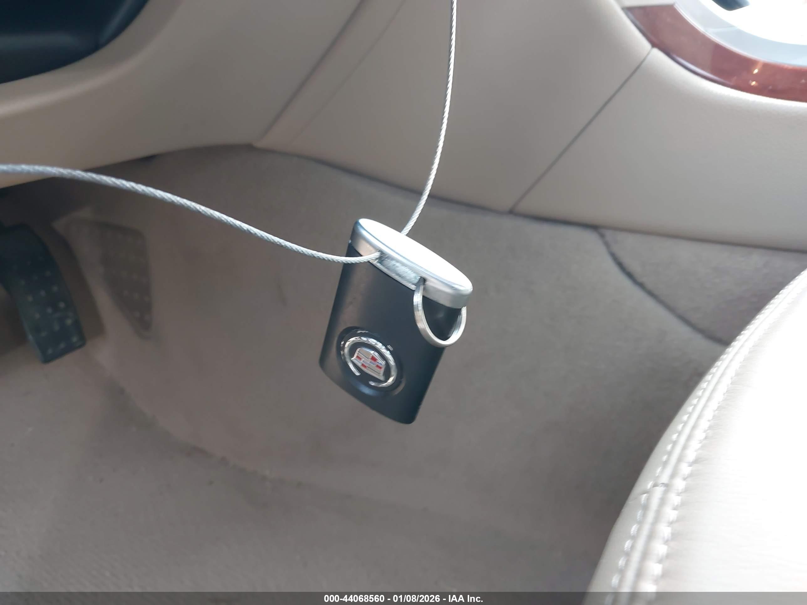 CADILLAC CTS image 11
