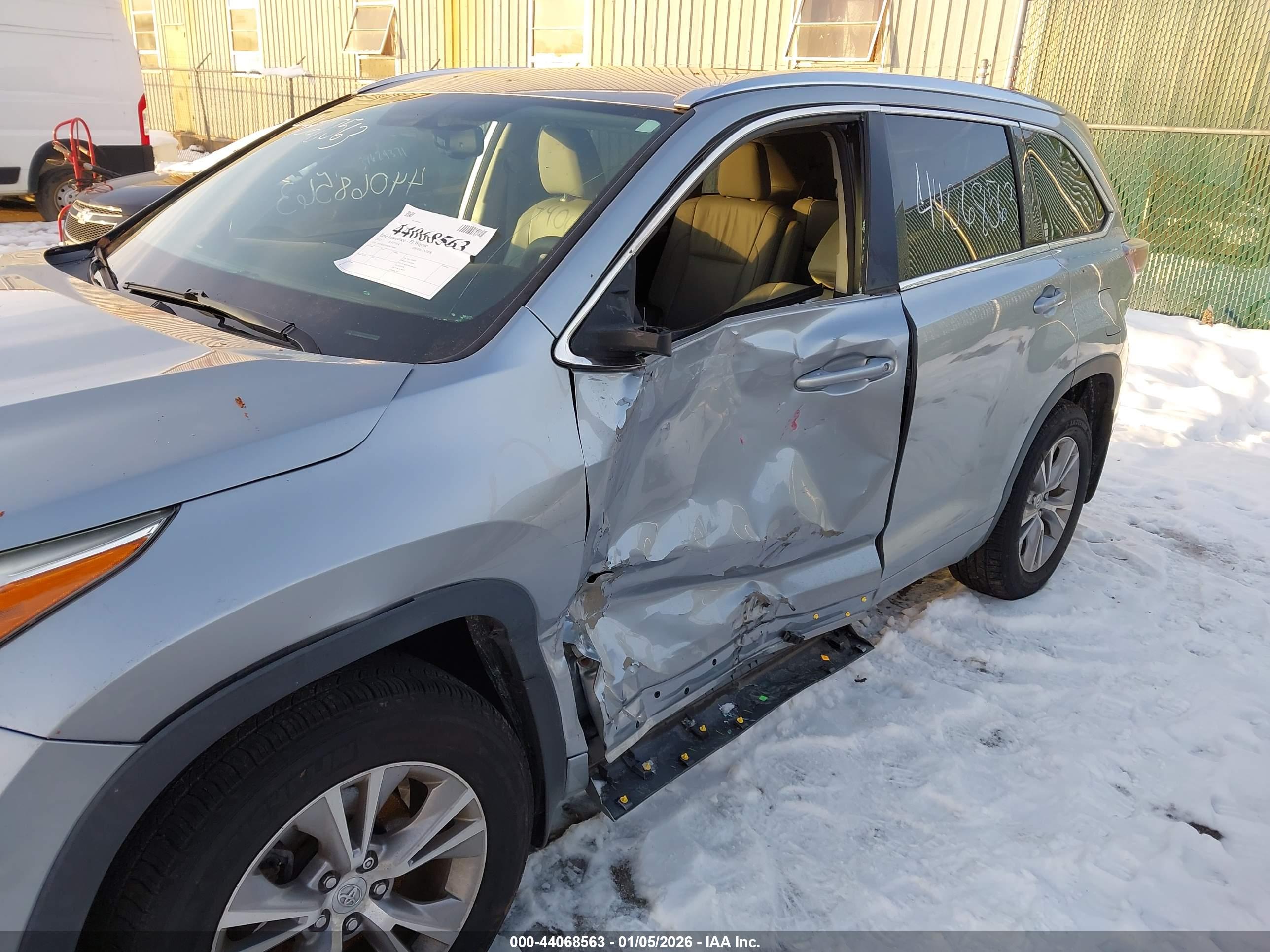 TOYOTA HIGHLANDER image 6