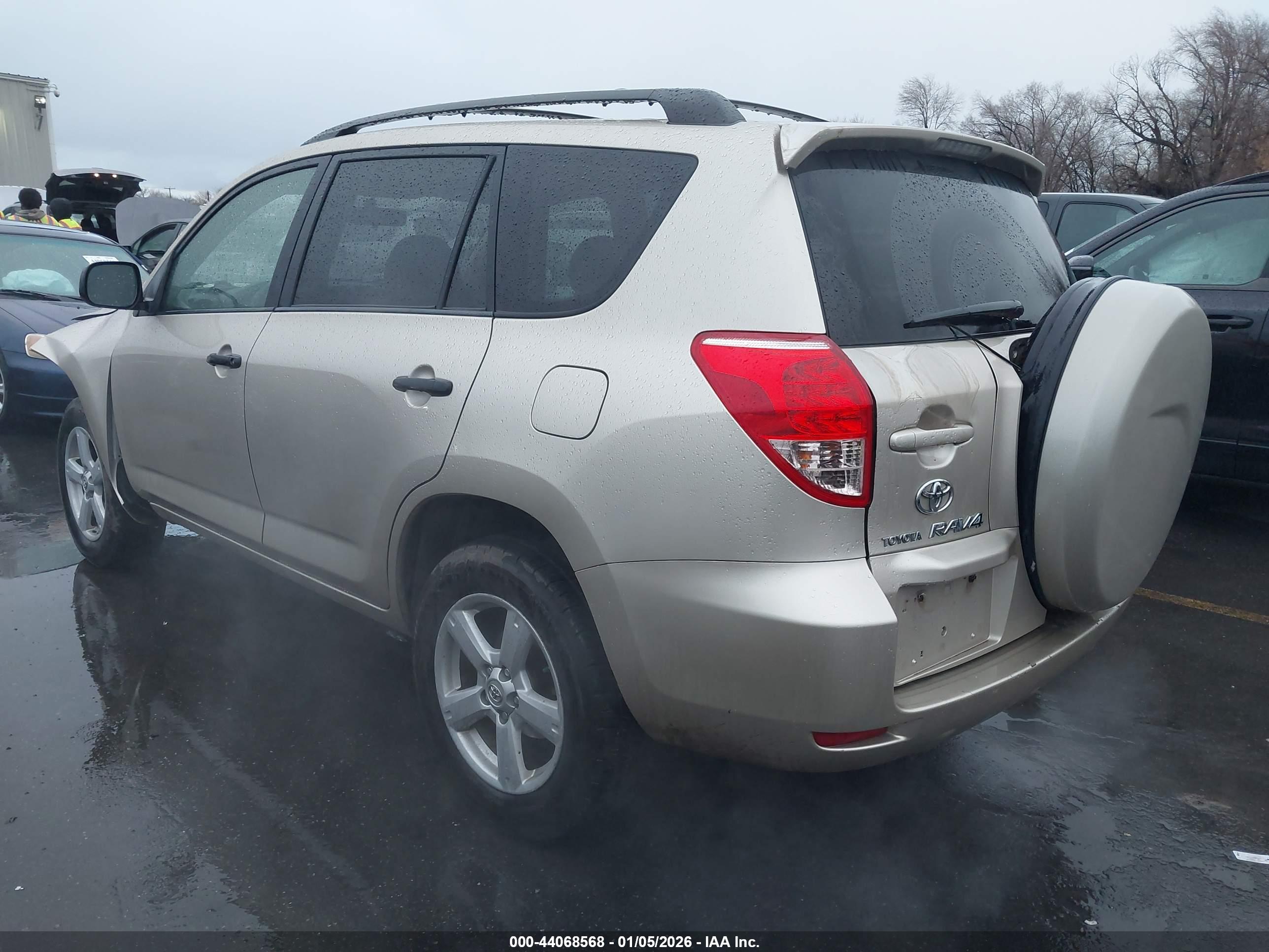TOYOTA RAV4 image 3