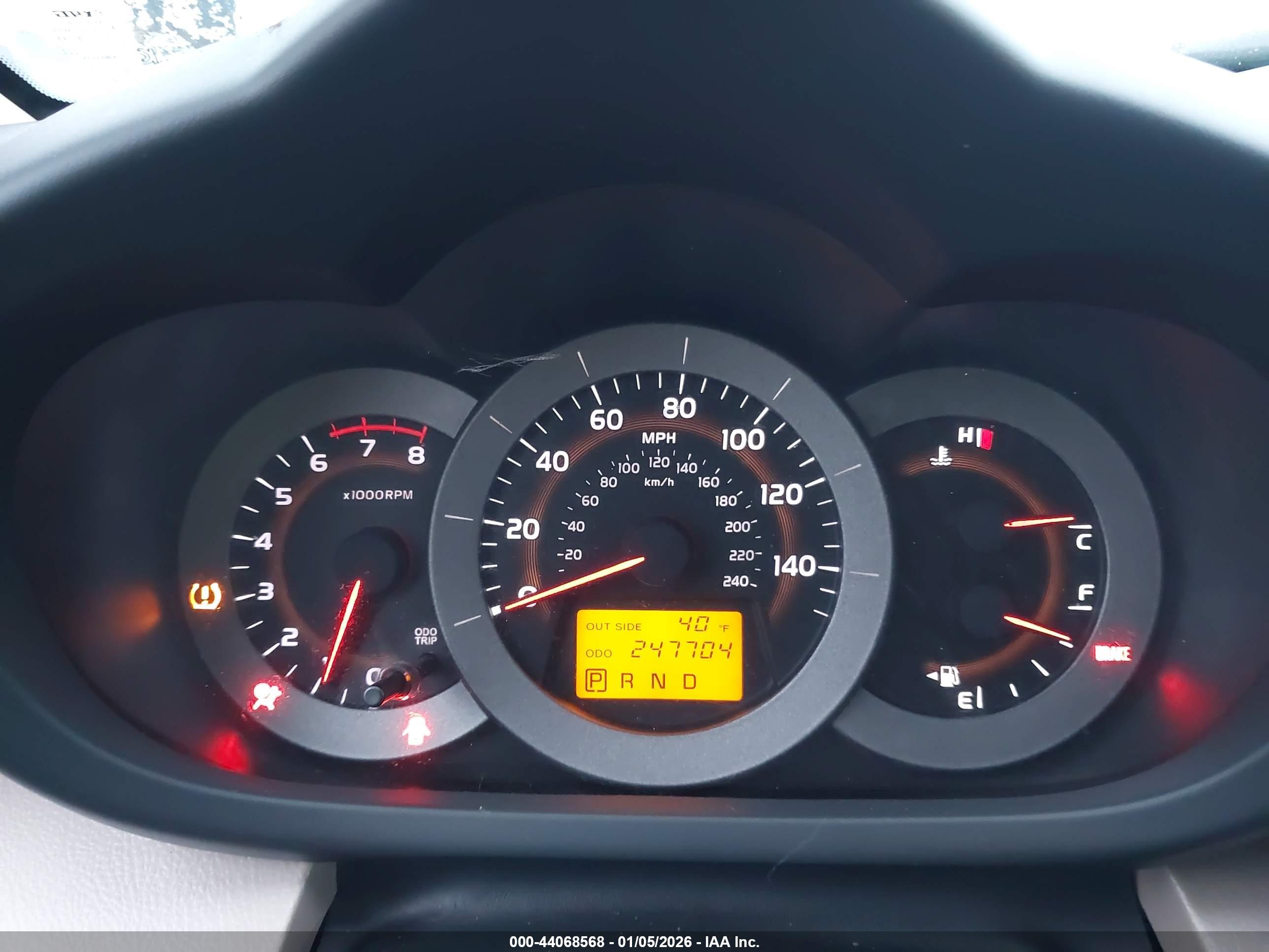 TOYOTA RAV4 image 7