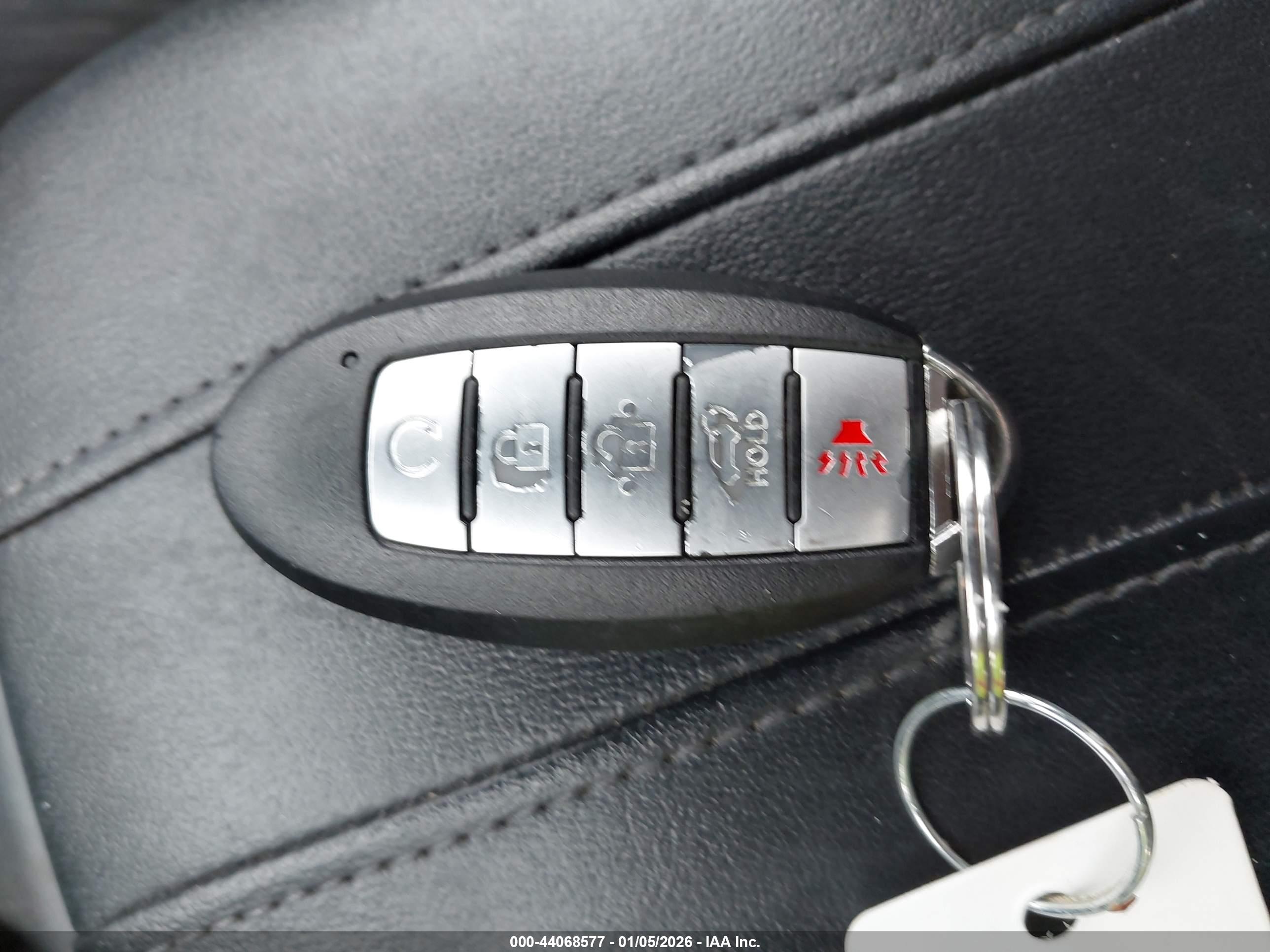 NISSAN ROGUE image 11