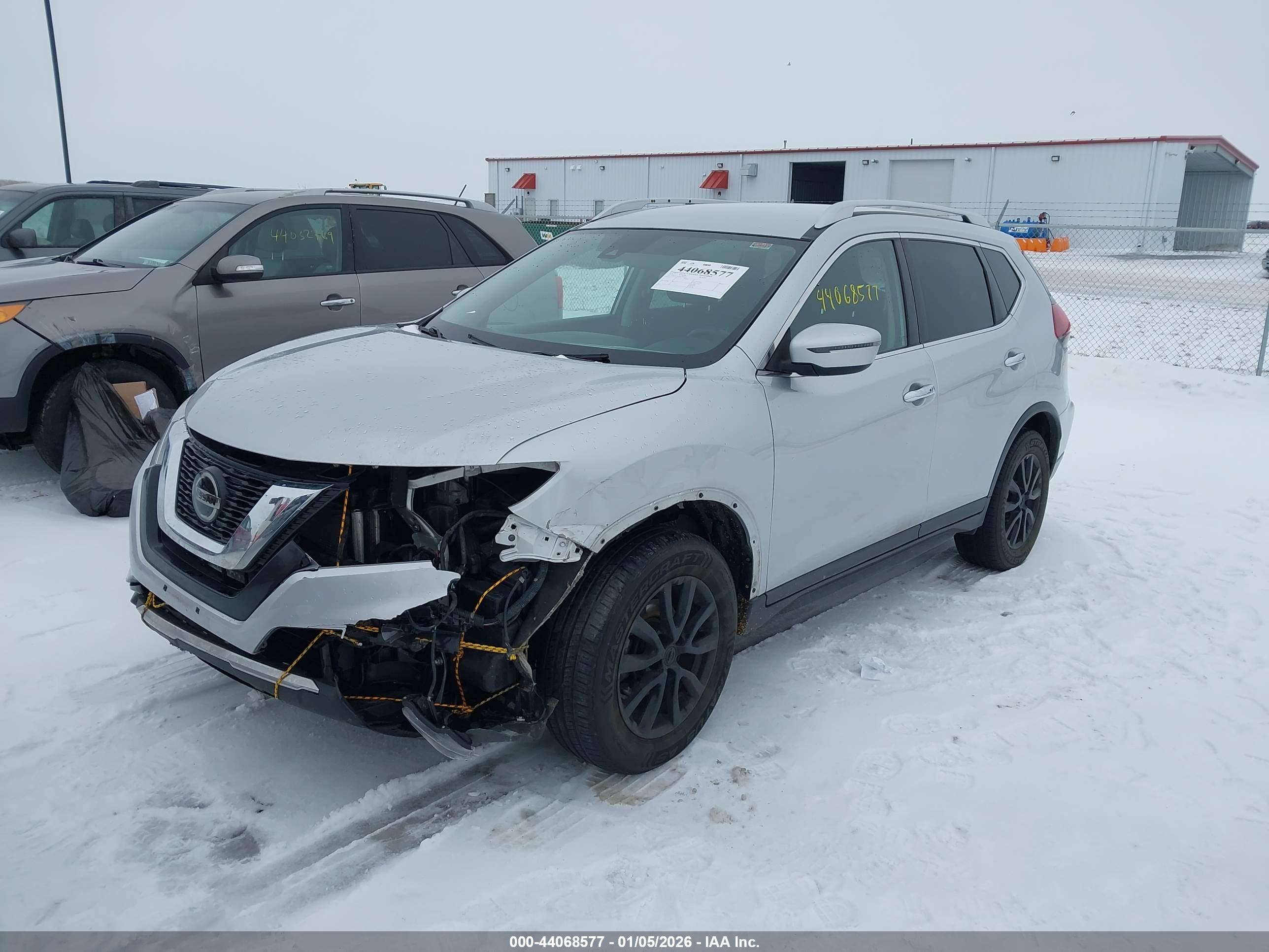 NISSAN ROGUE image 2