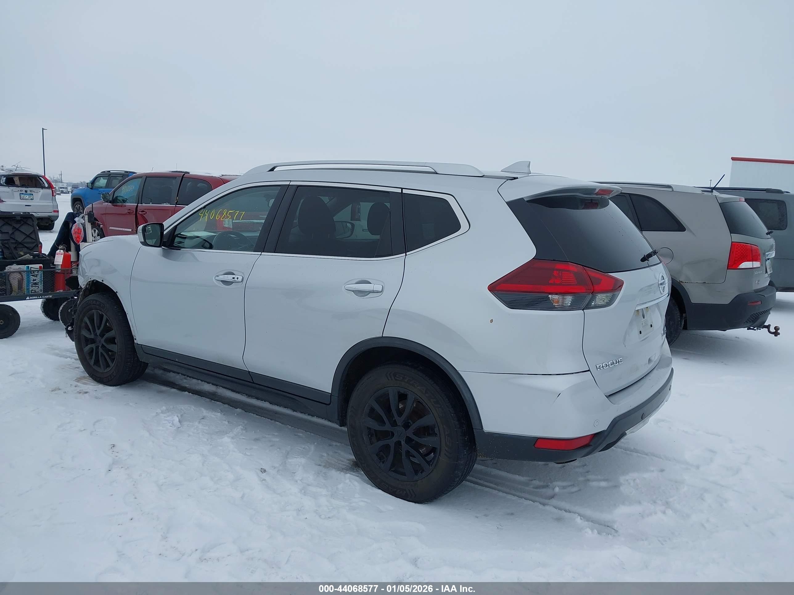 NISSAN ROGUE image 3