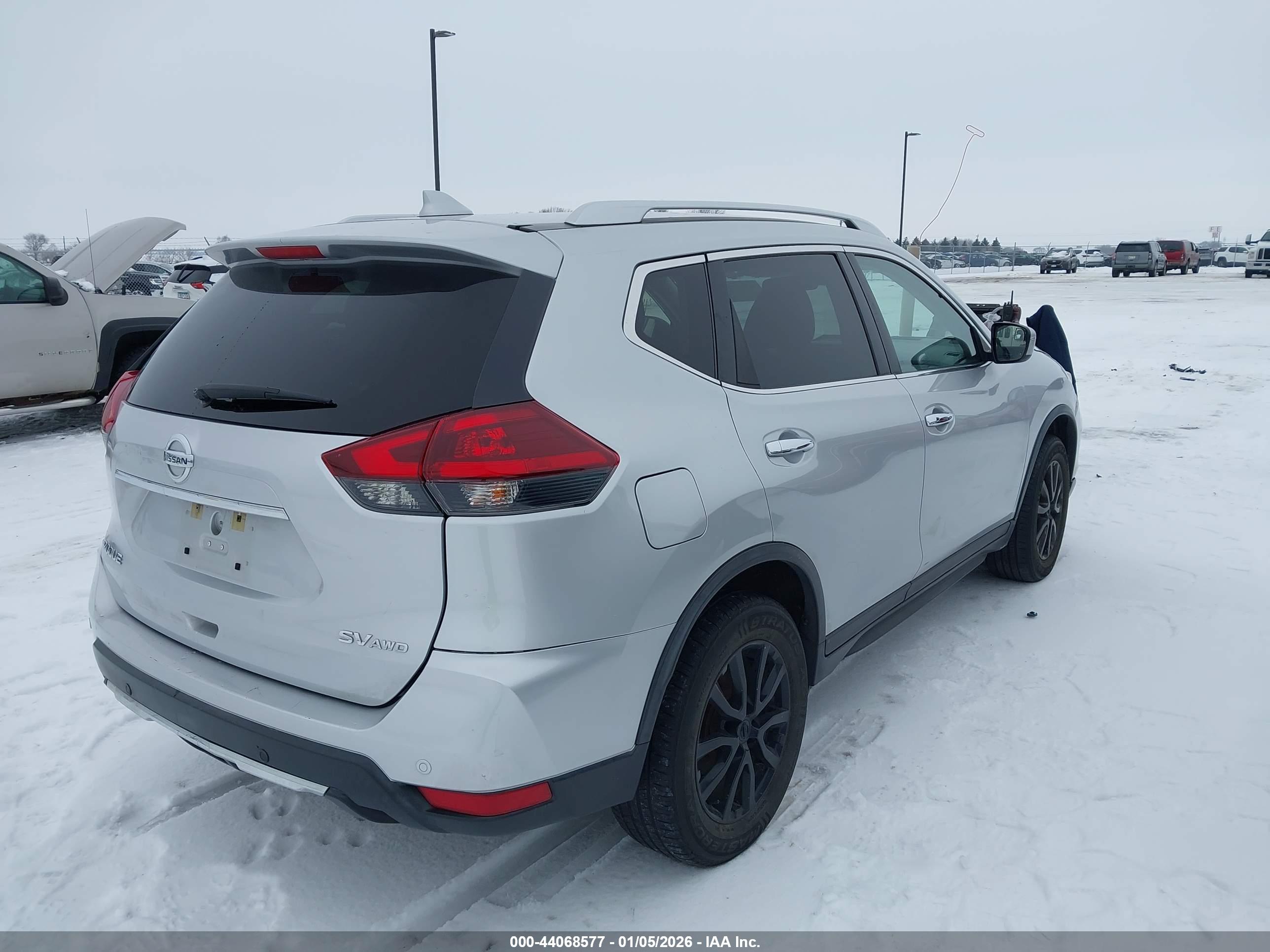 NISSAN ROGUE image 4