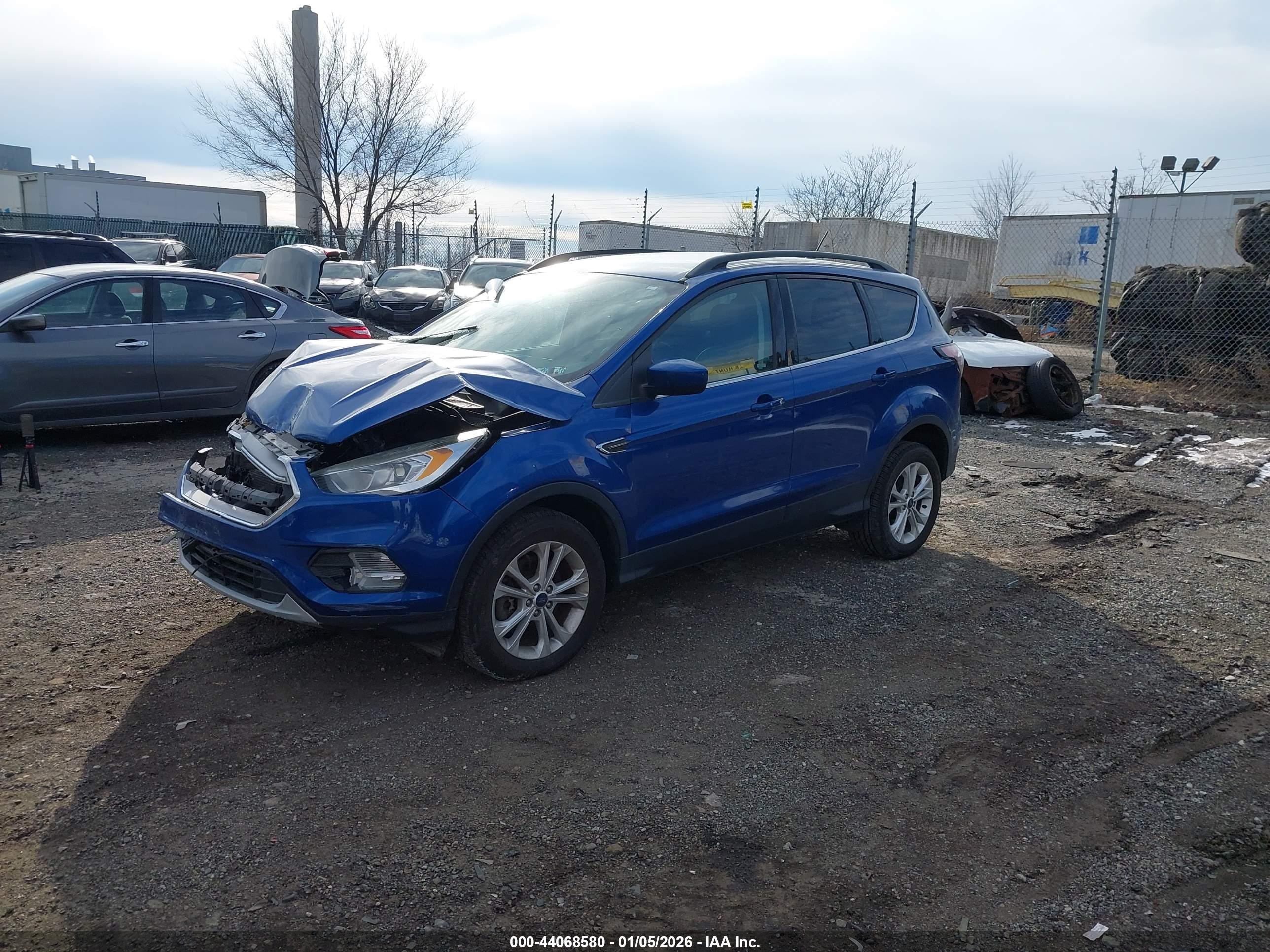 FORD ESCAPE image 2