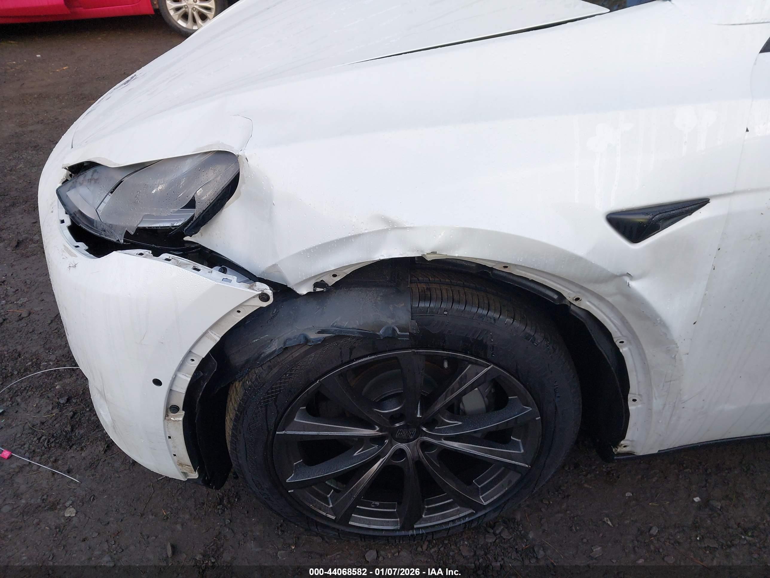 TESLA MODEL image 6