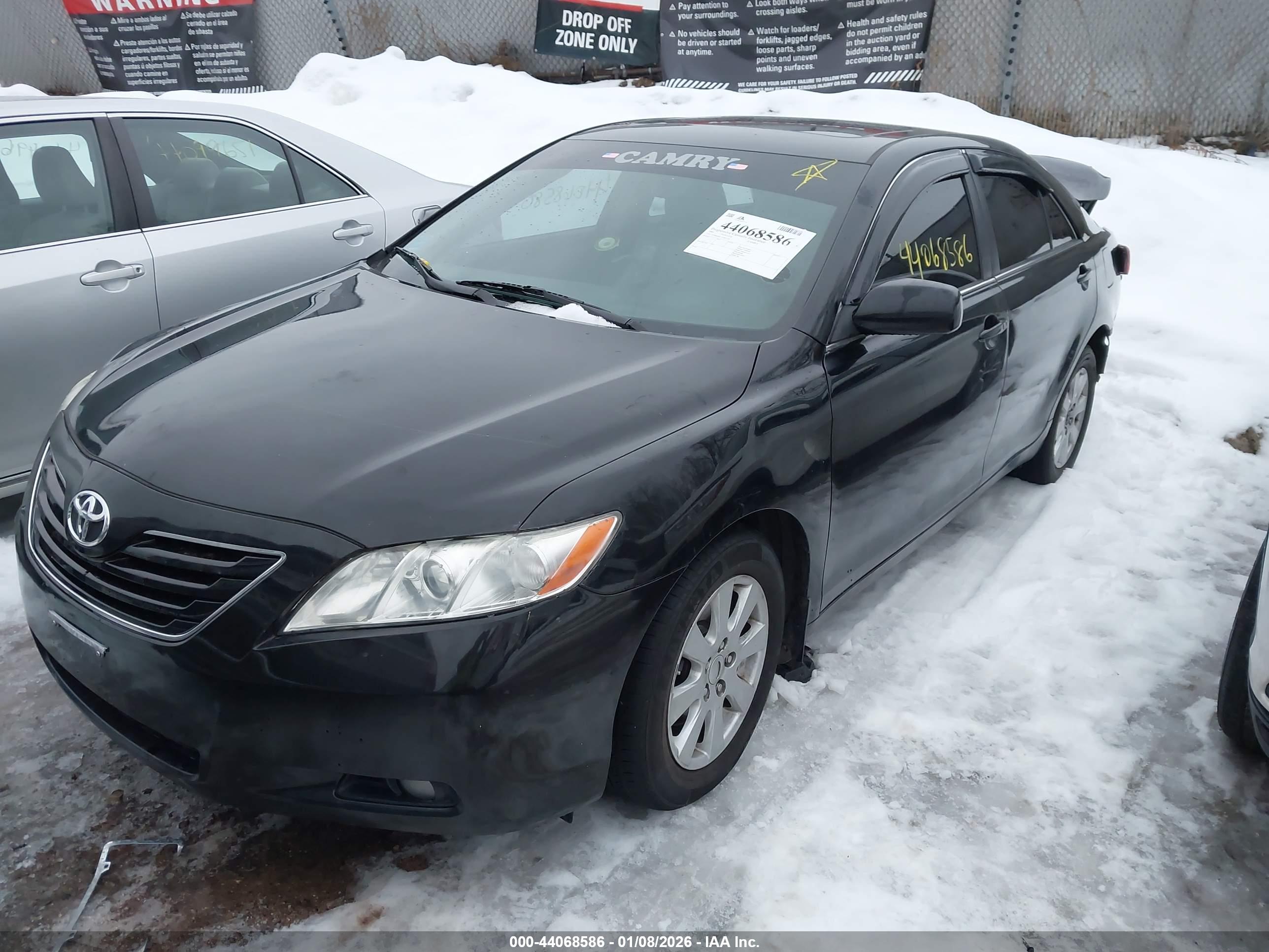 TOYOTA CAMRY image 2
