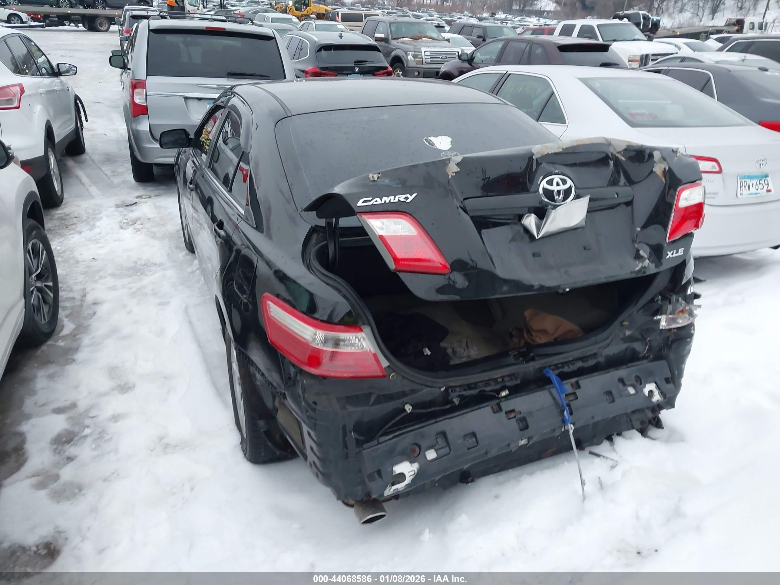 TOYOTA CAMRY image 3
