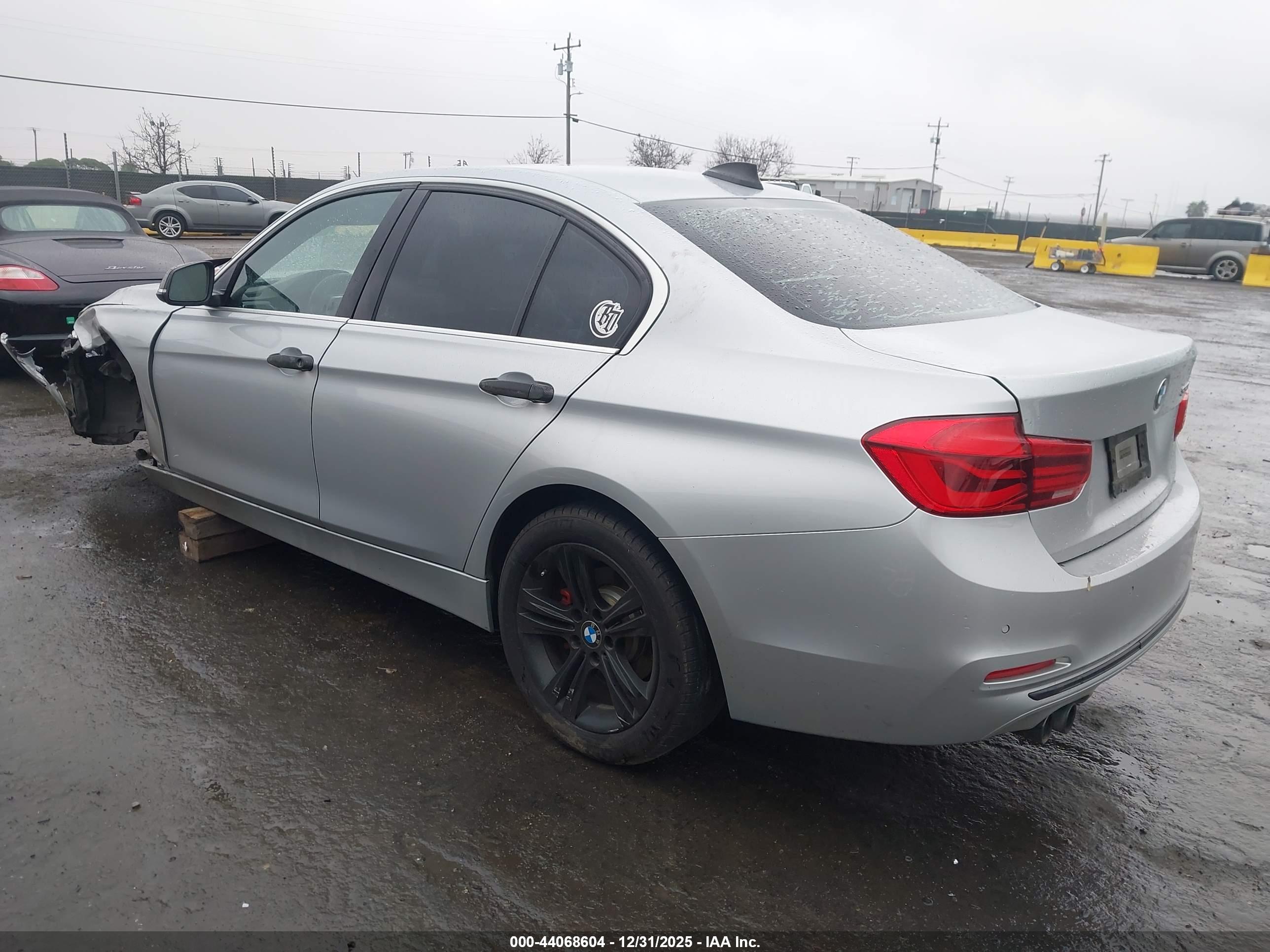 BMW 330I image 3