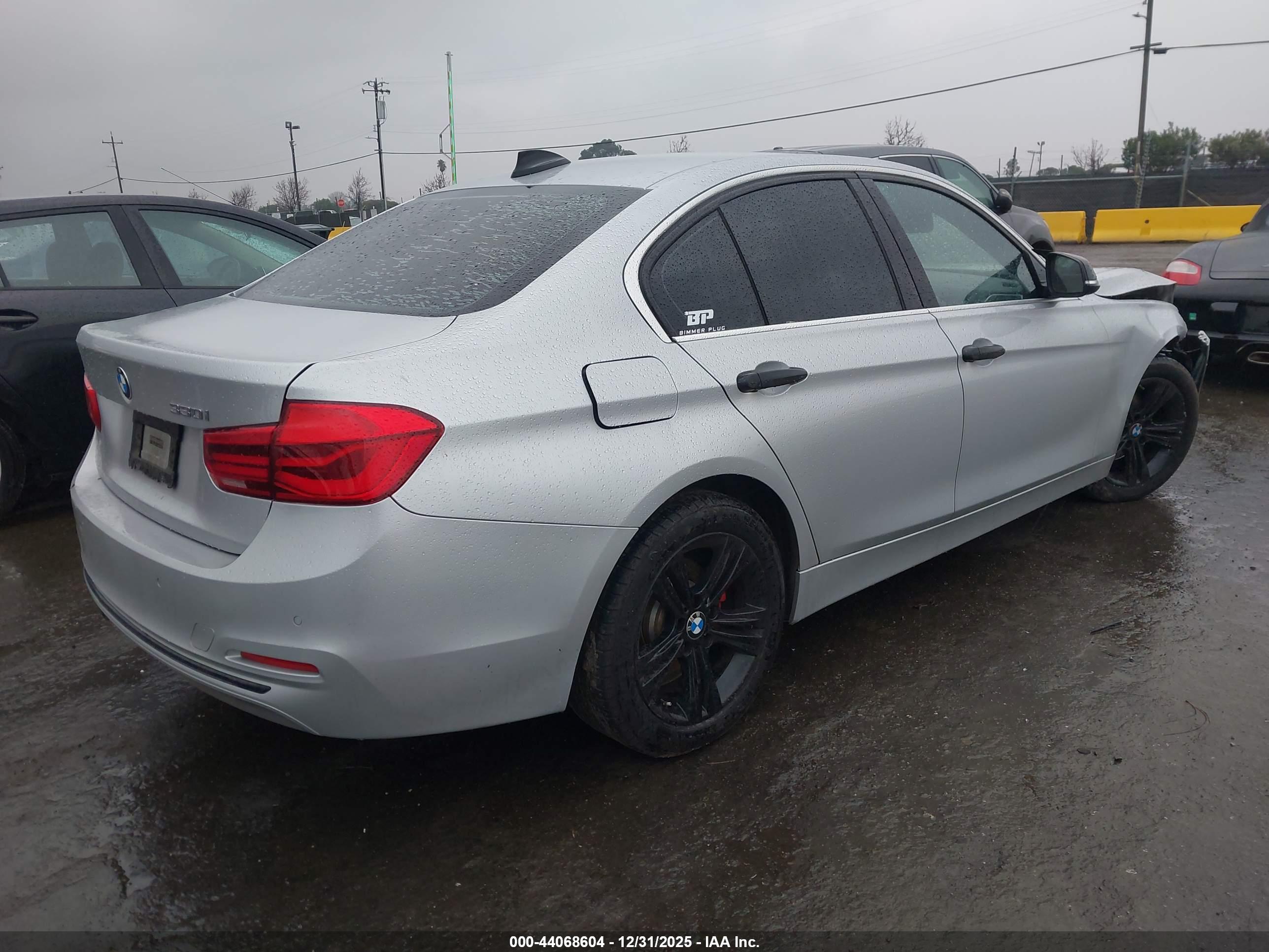 BMW 330I image 4