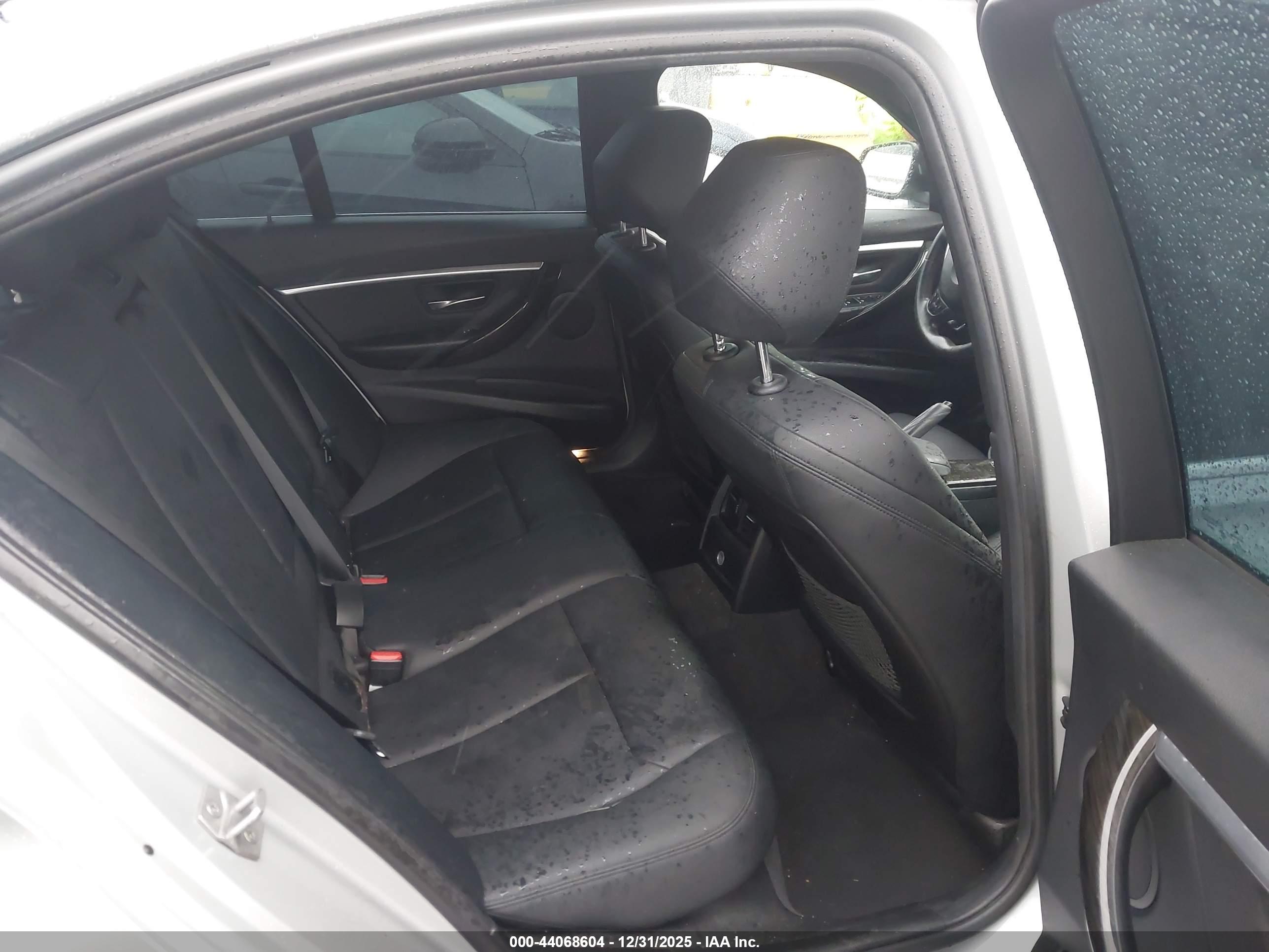 BMW 330I image 8