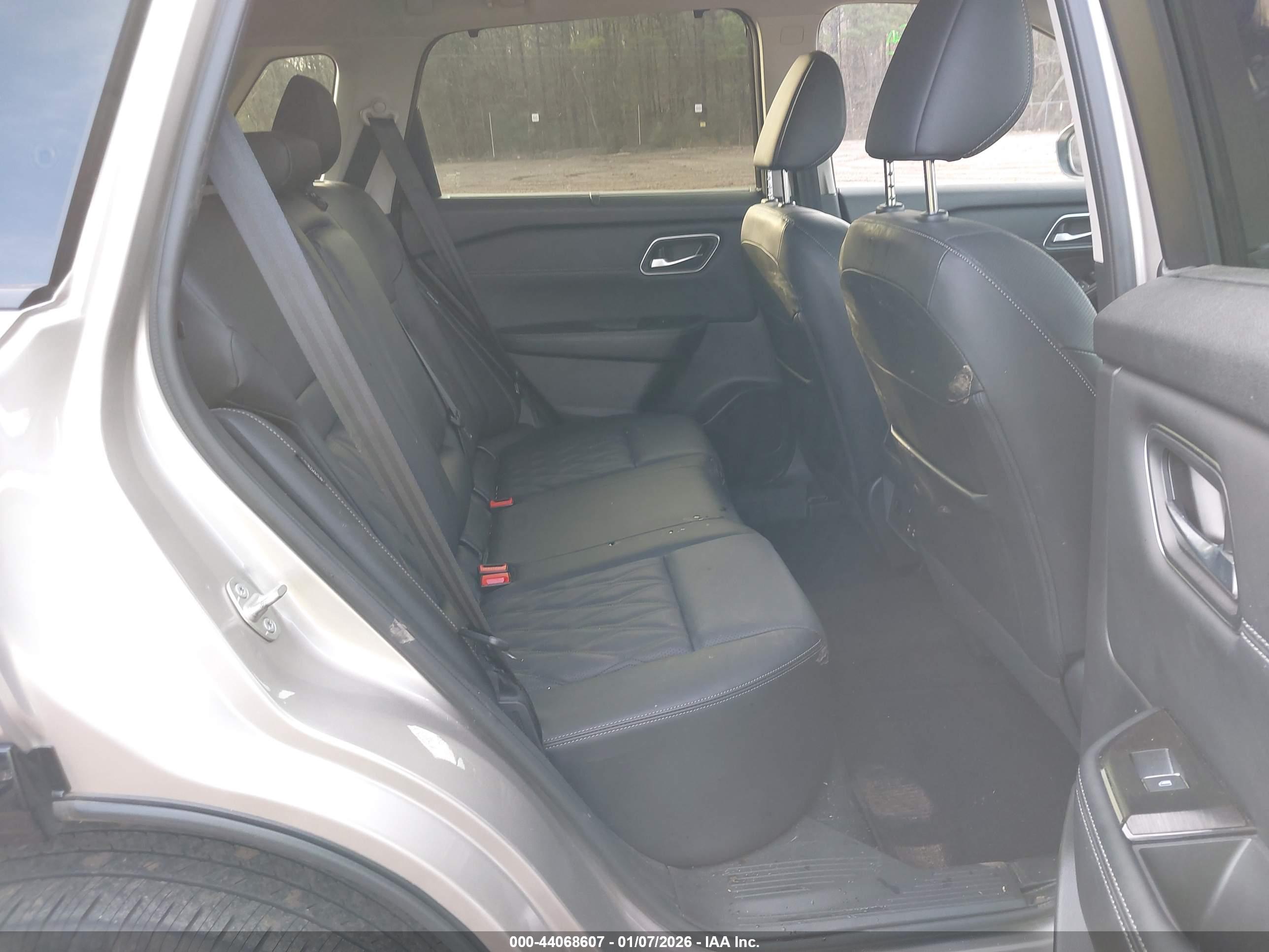 NISSAN ROGUE image 8