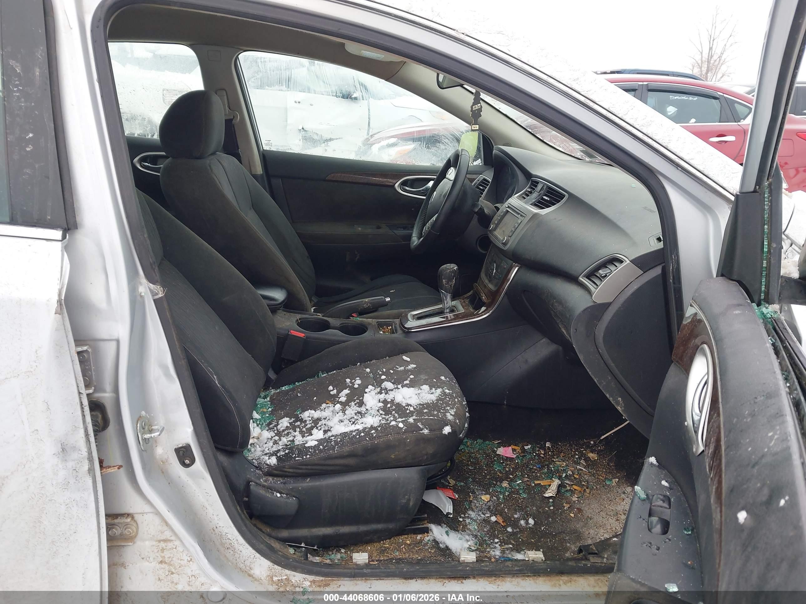 NISSAN SENTRA image 5