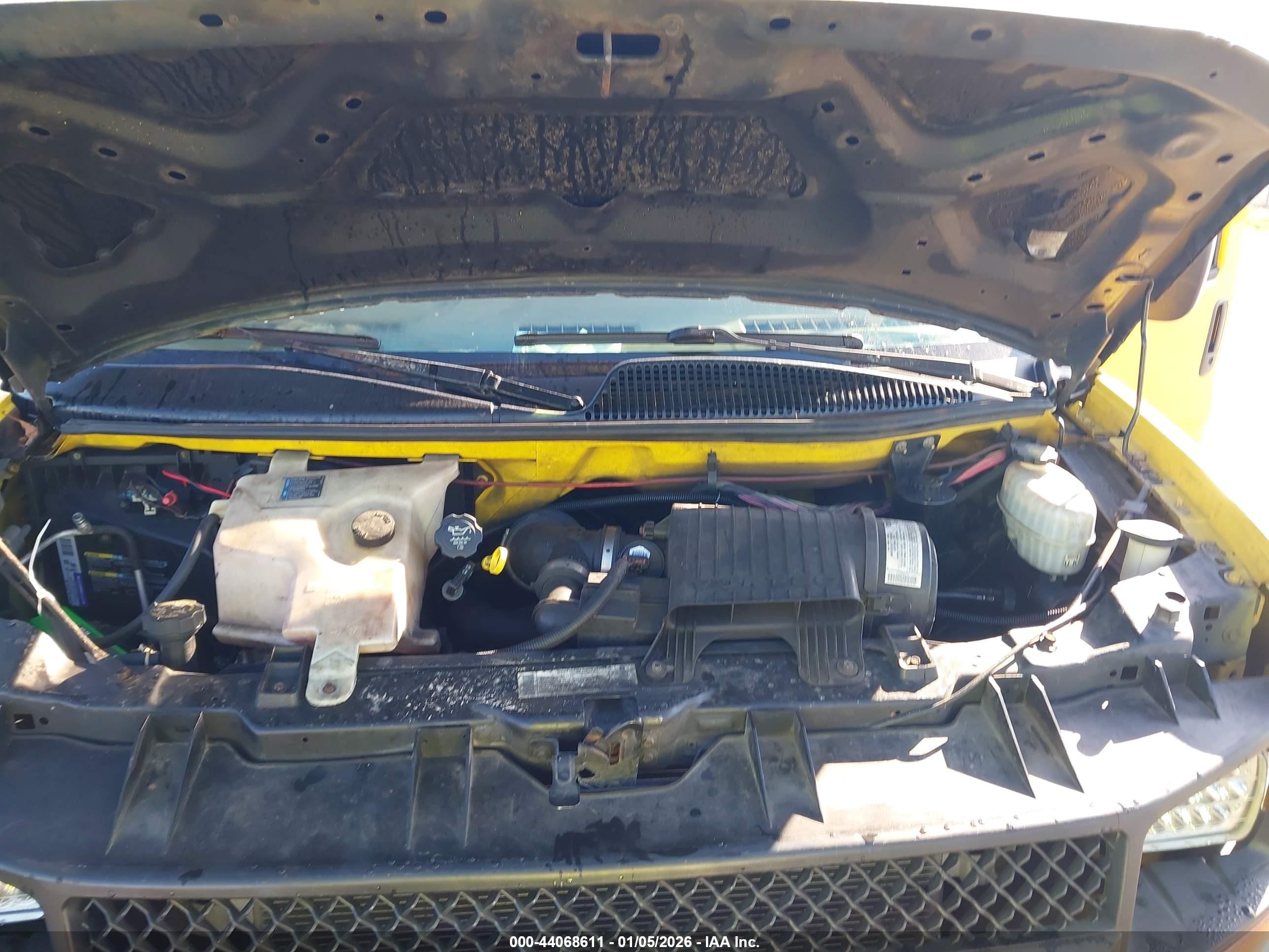 CHEVROLET EXPRESS image 10