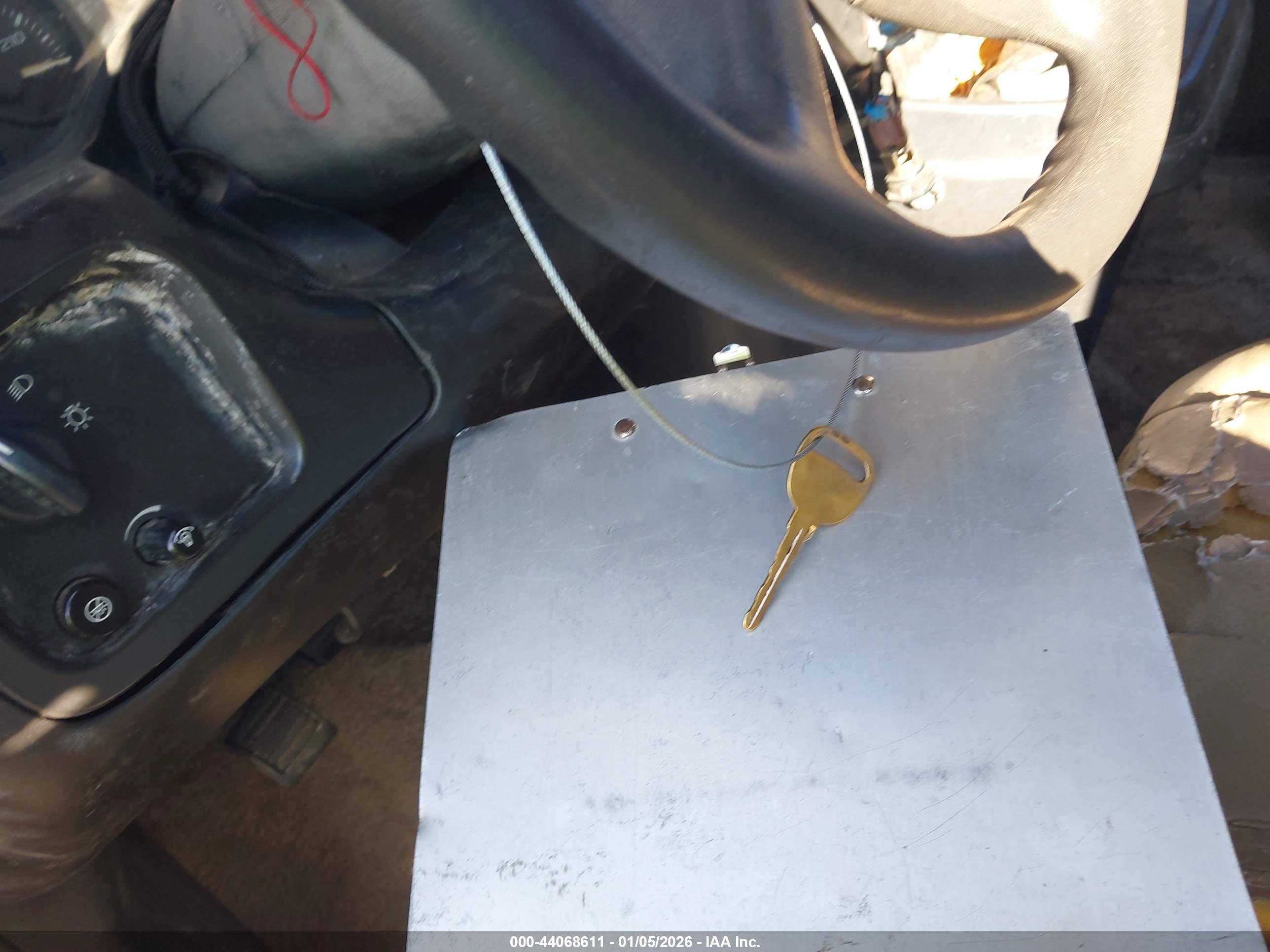CHEVROLET EXPRESS image 11