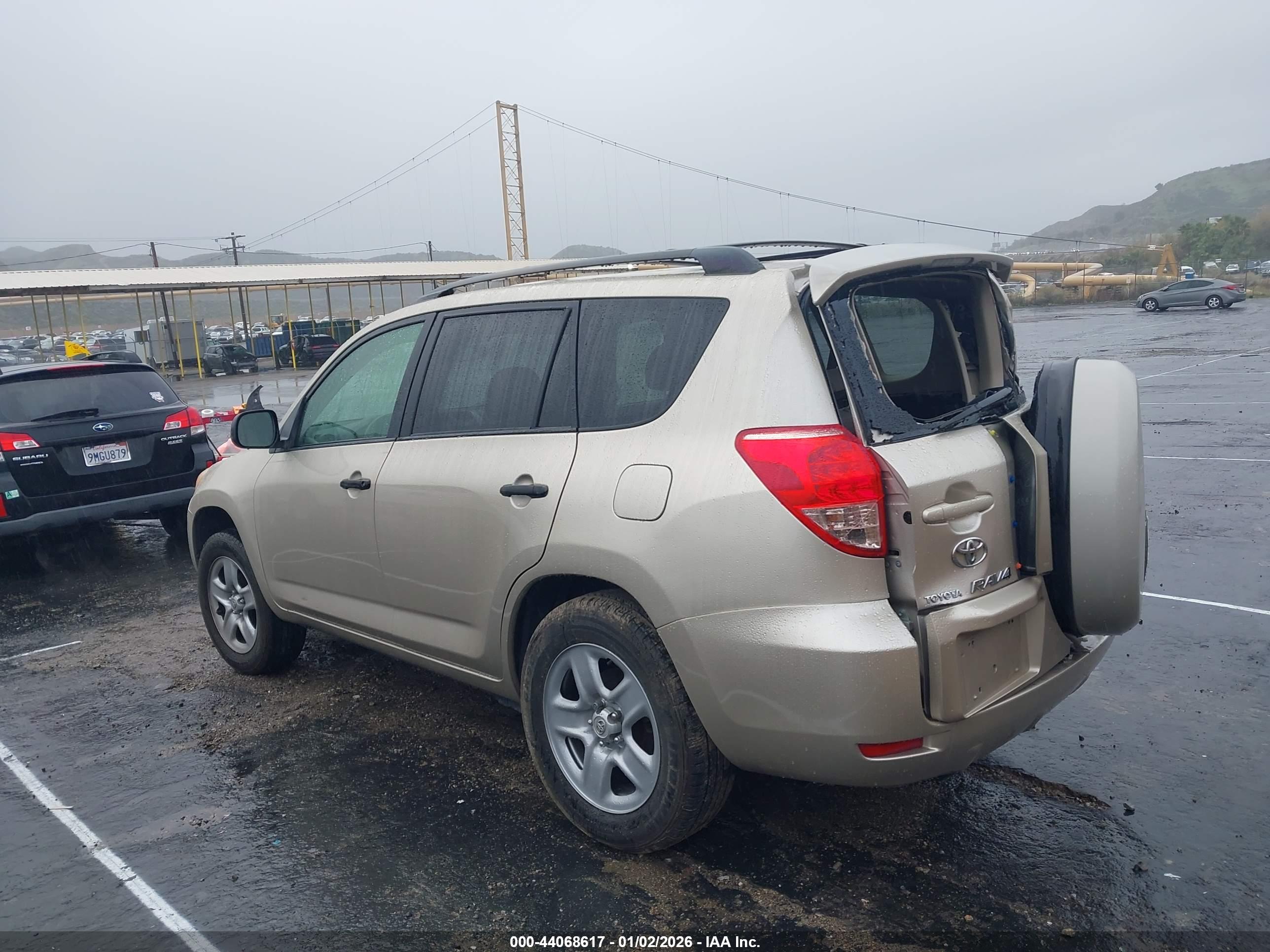 TOYOTA RAV4 image 3