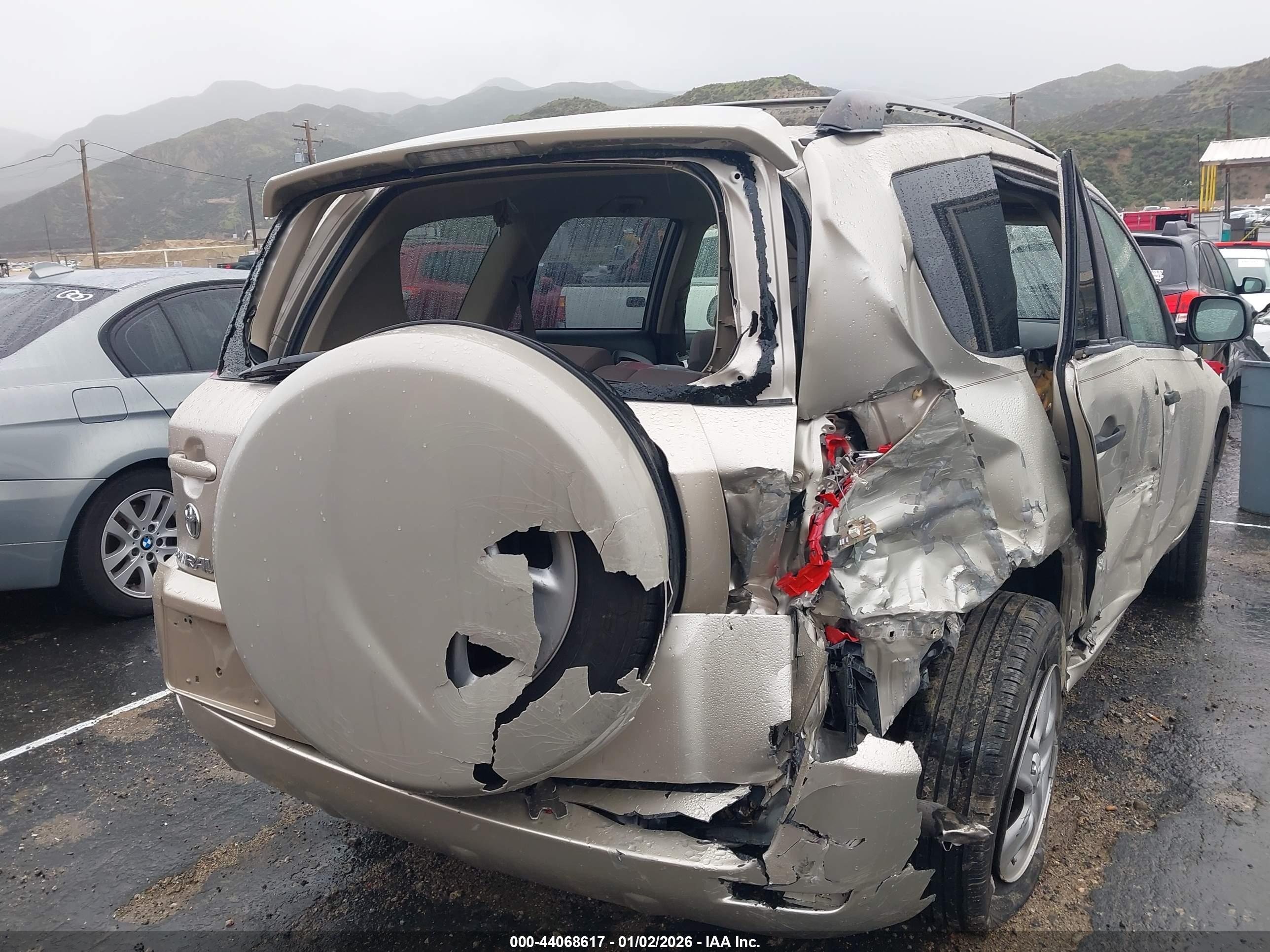 TOYOTA RAV4 image 6