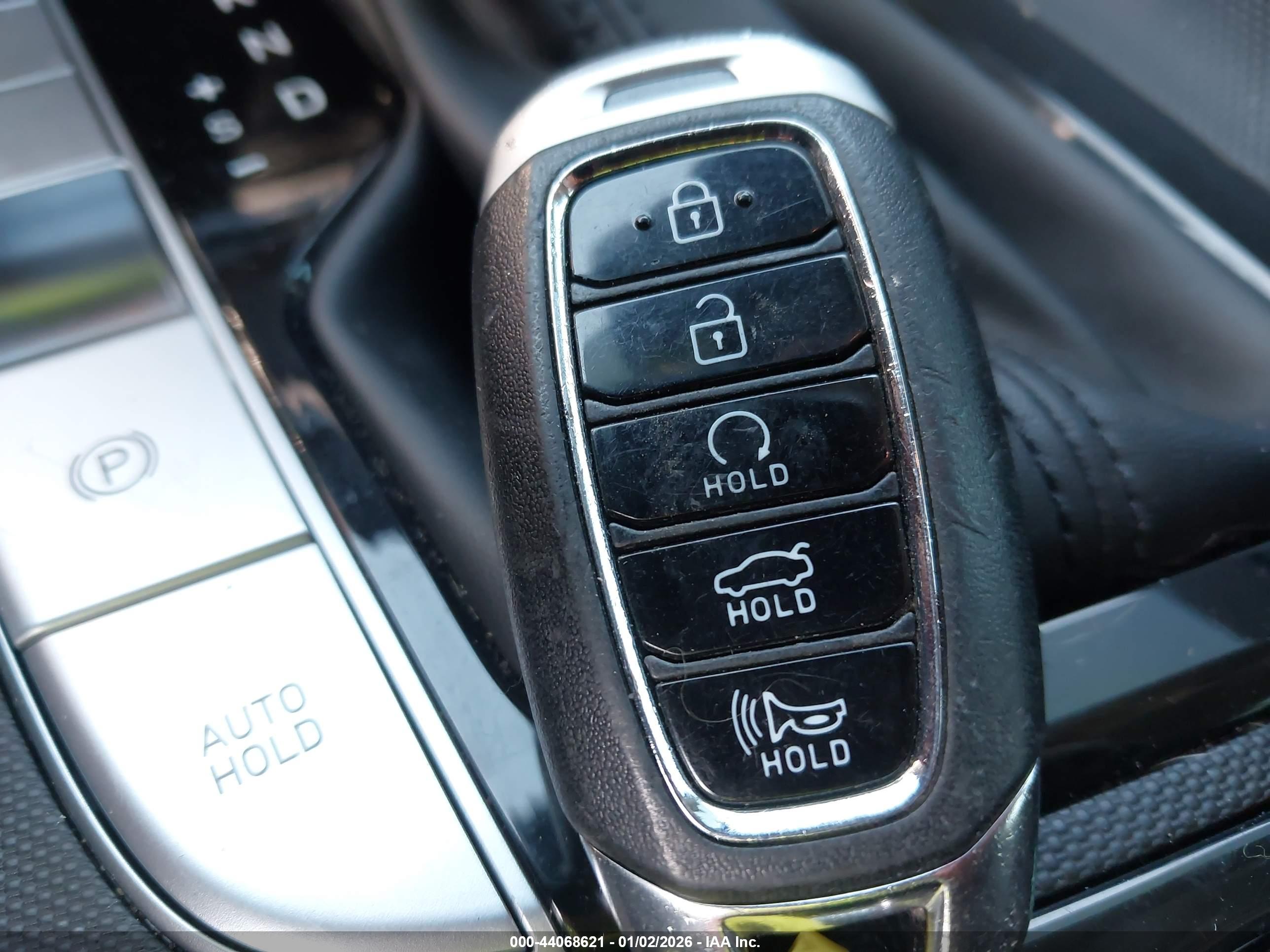 HYUNDAI ELANTRA image 11