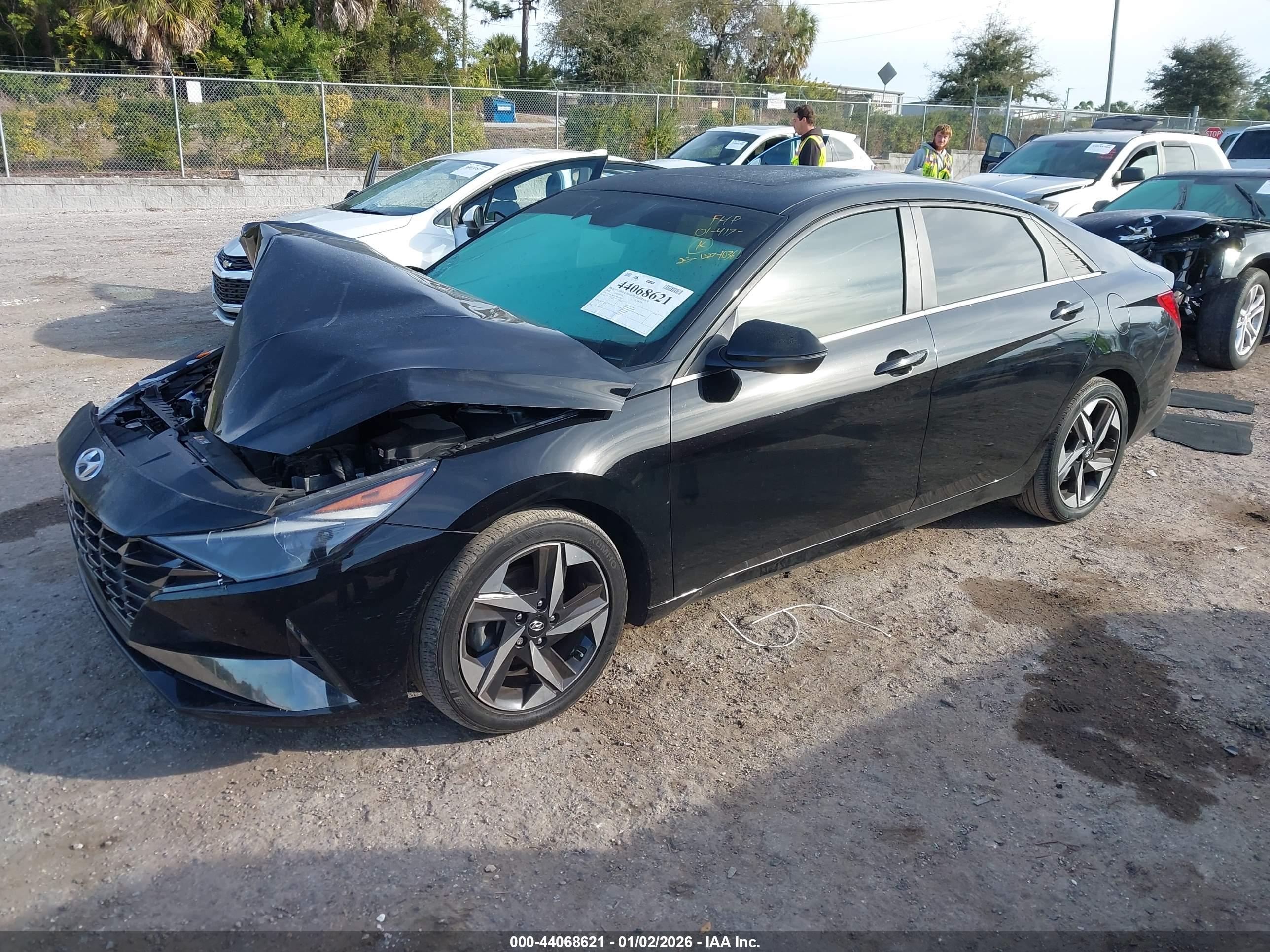 HYUNDAI ELANTRA image 2