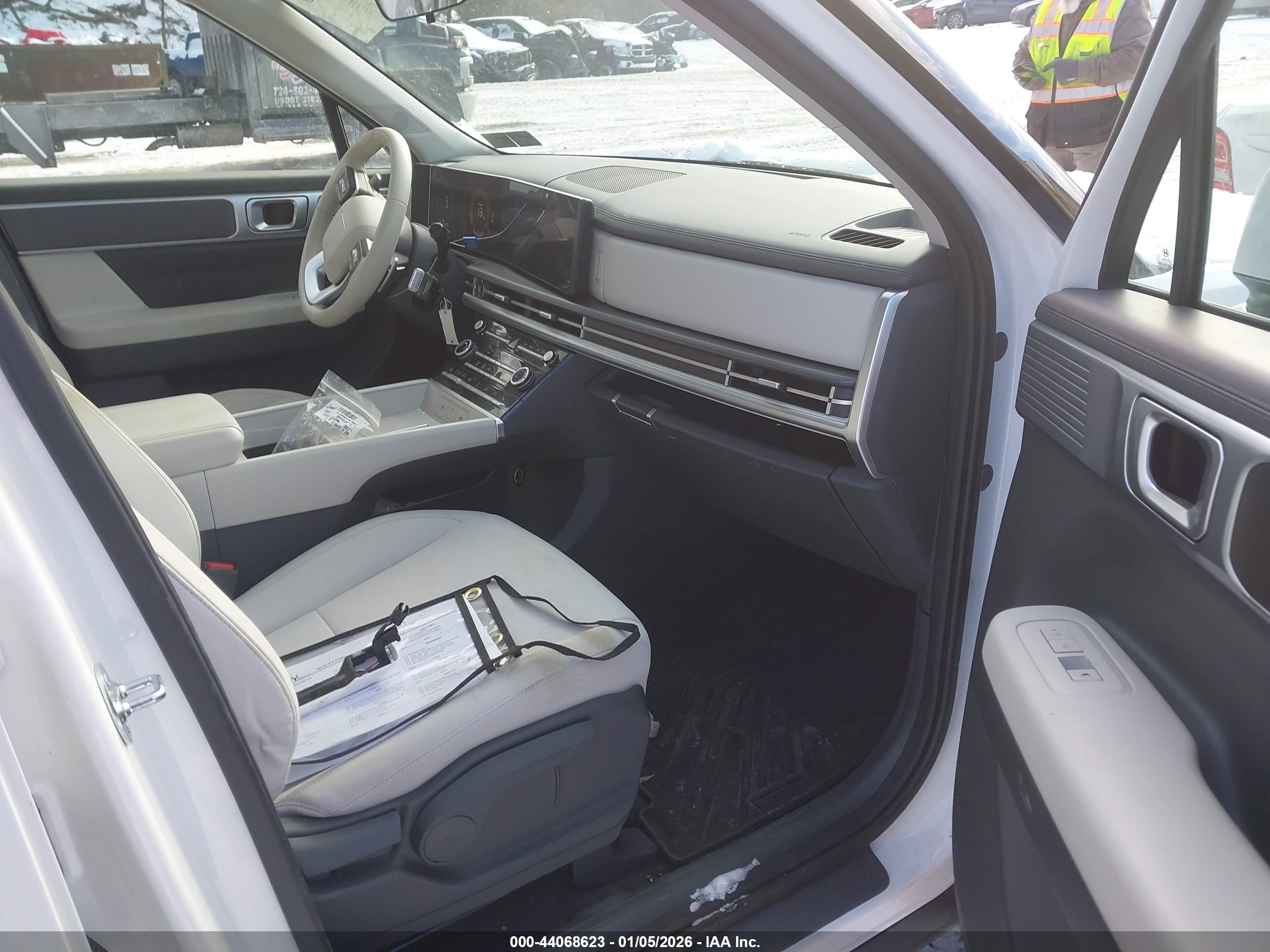 HYUNDAI SANTA image 5