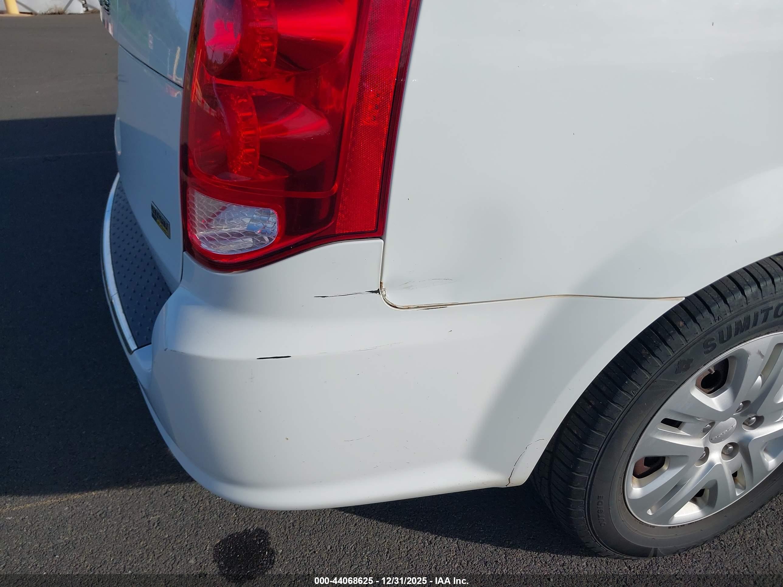DODGE GRAND image 6