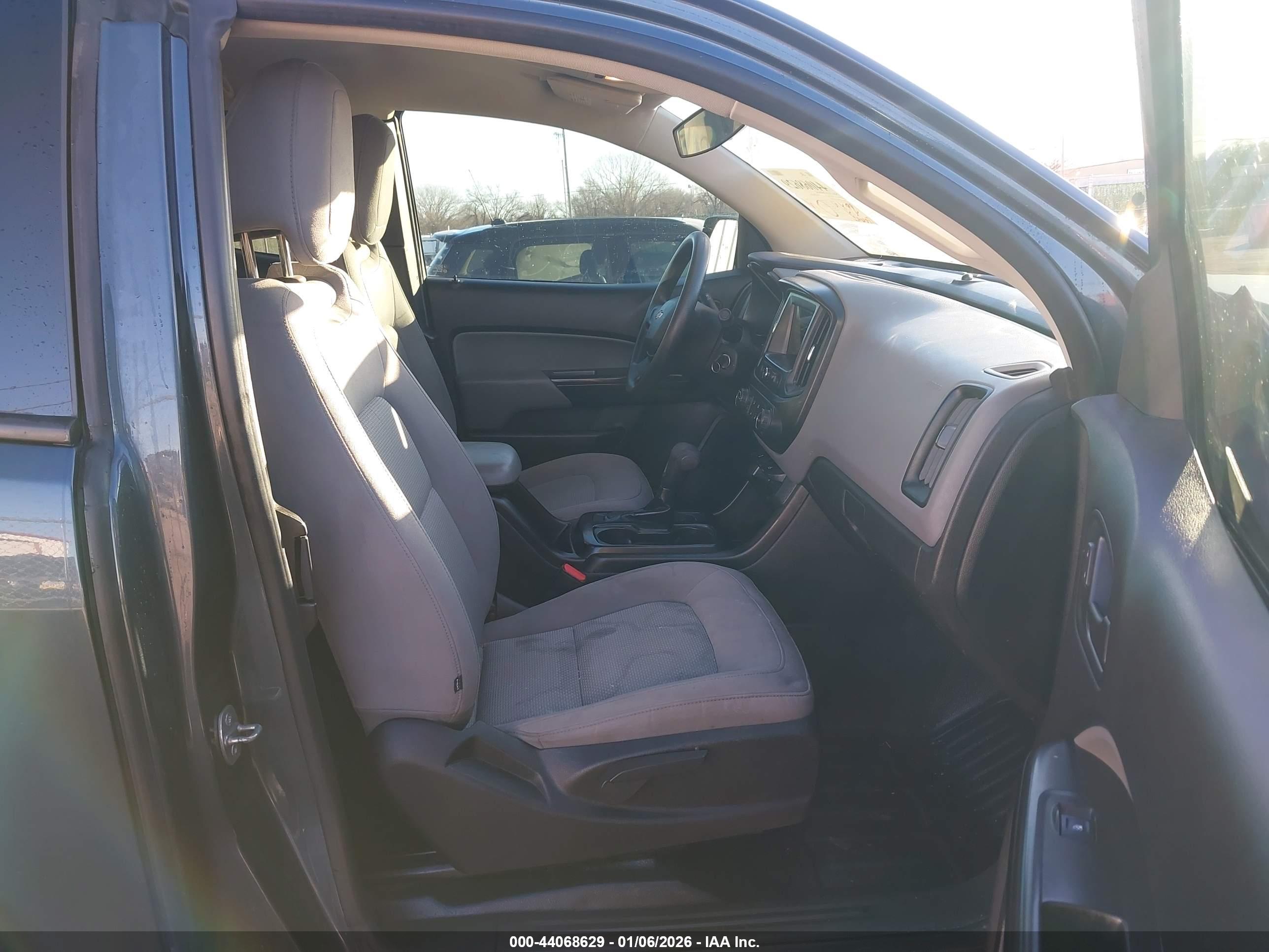 CHEVROLET COLORADO image 5