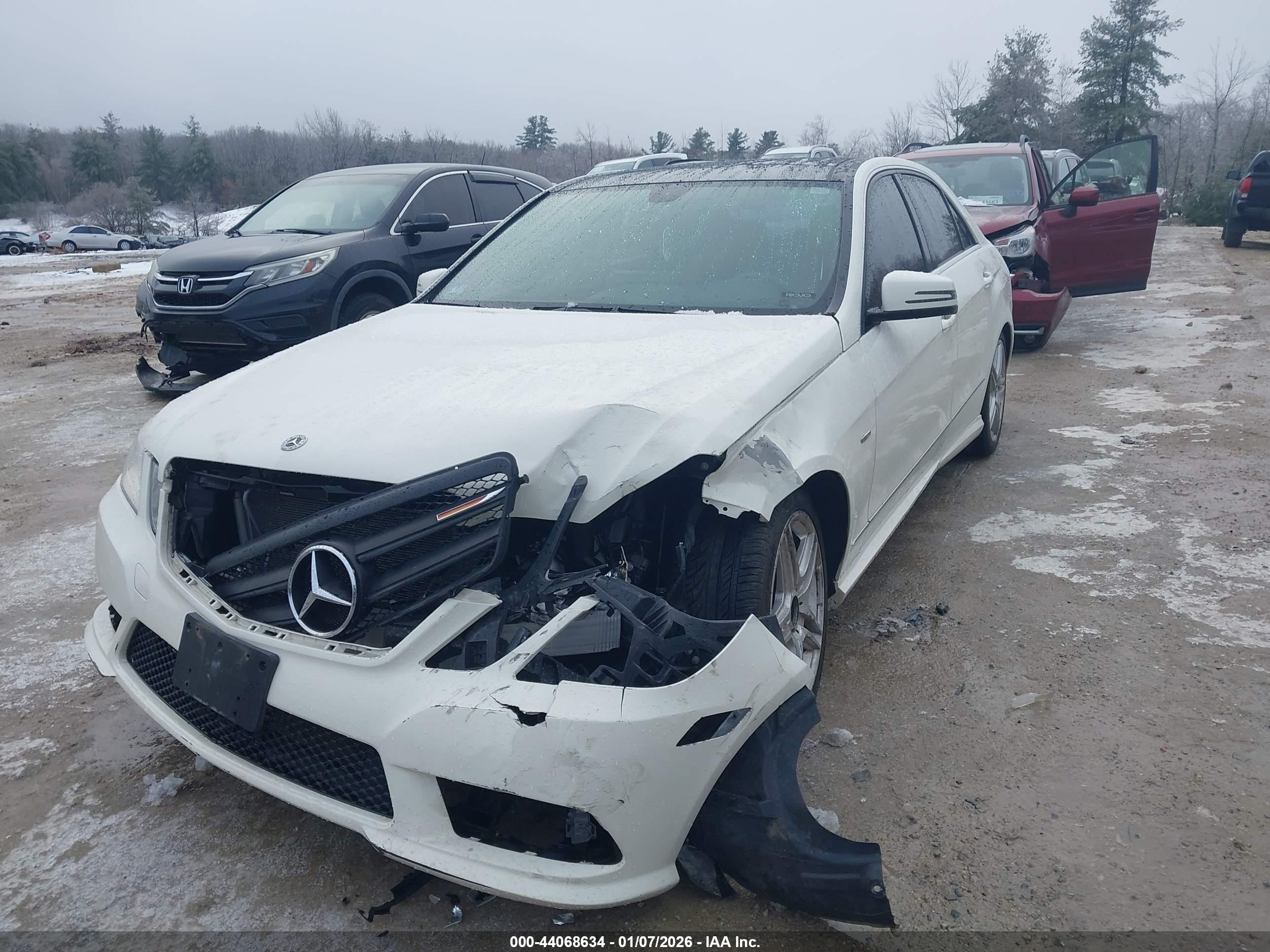 MERCEDES-BENZ E image 2
