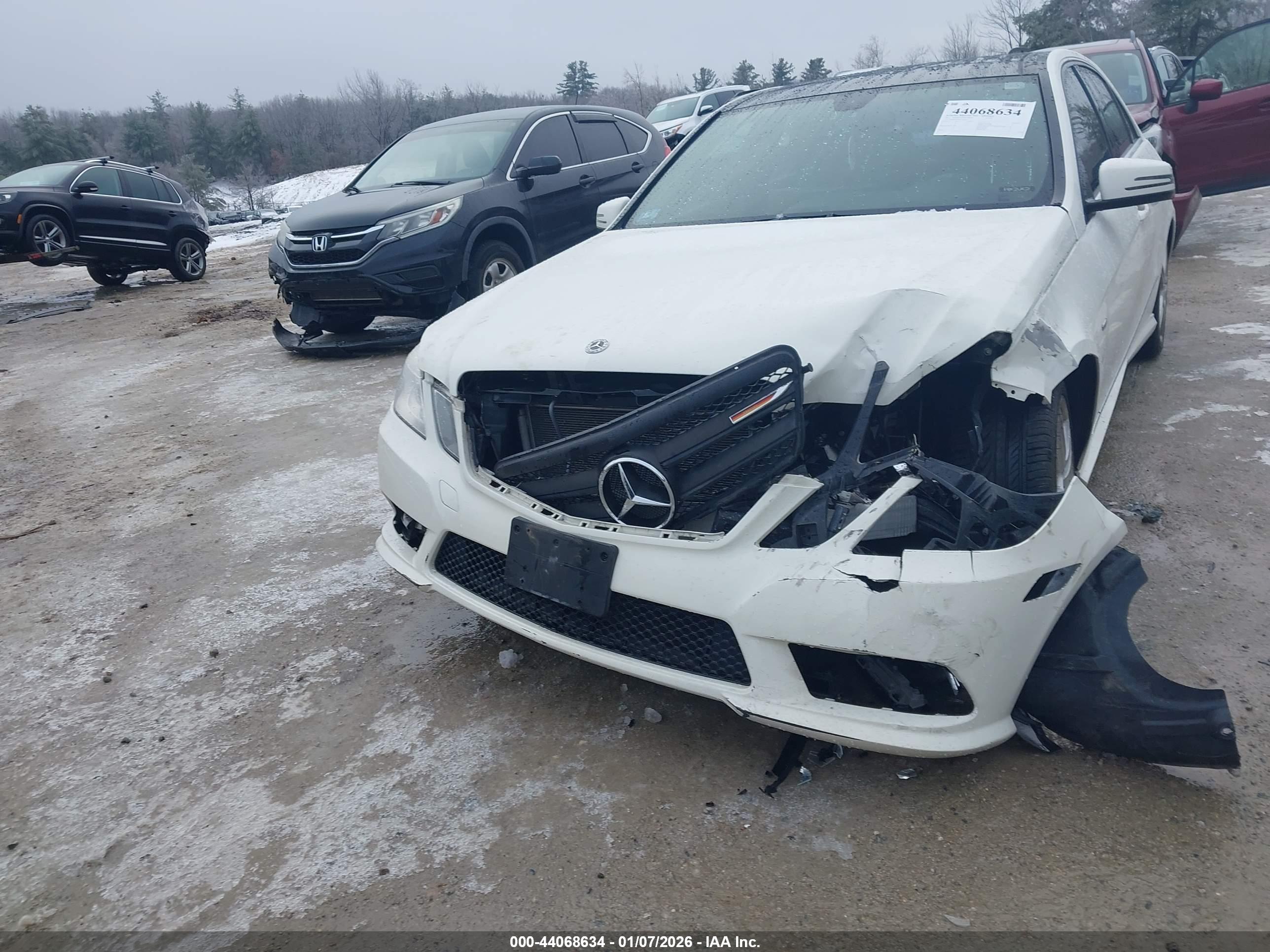 MERCEDES-BENZ E image 6