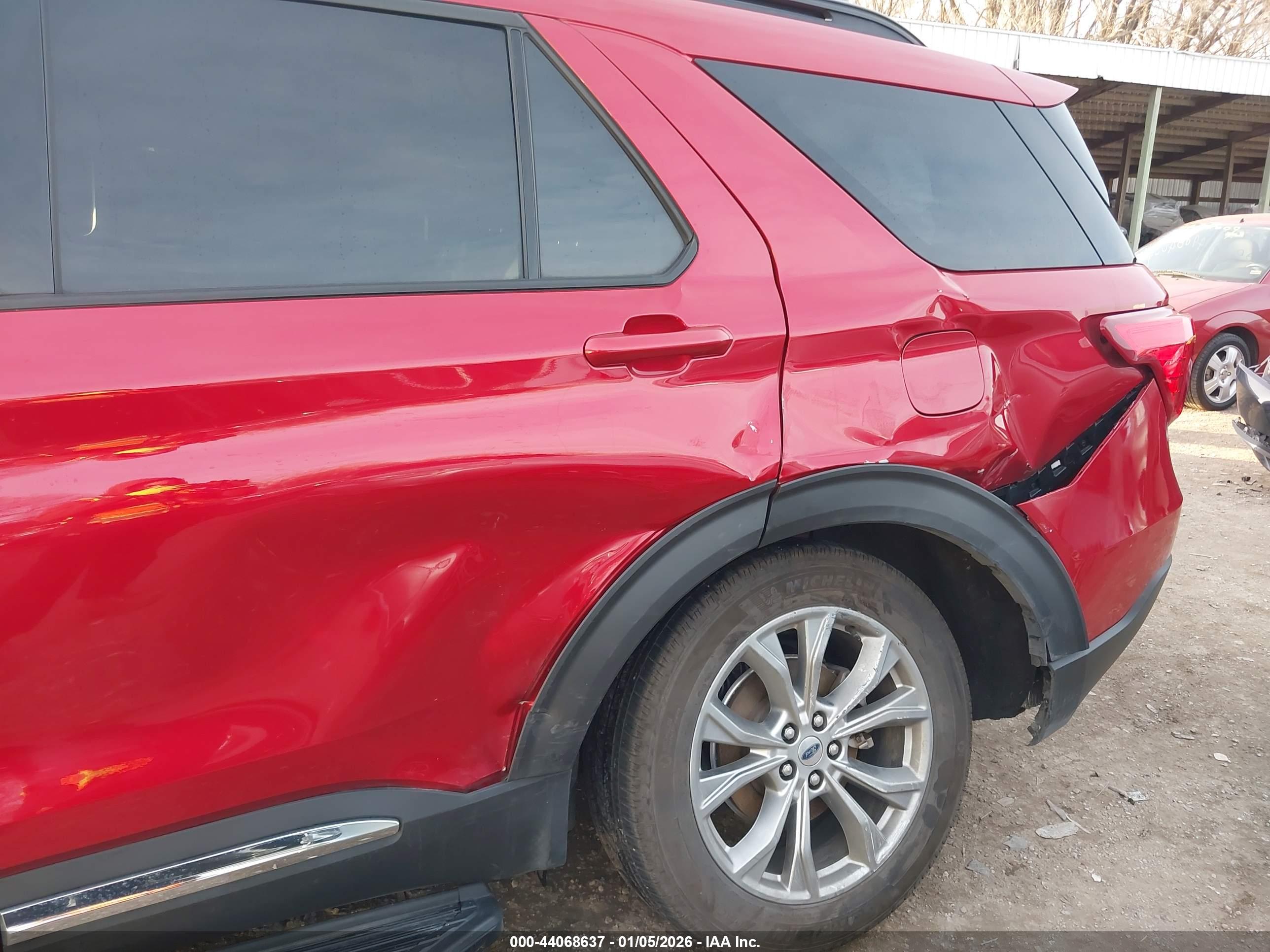 FORD EXPLORER image 6