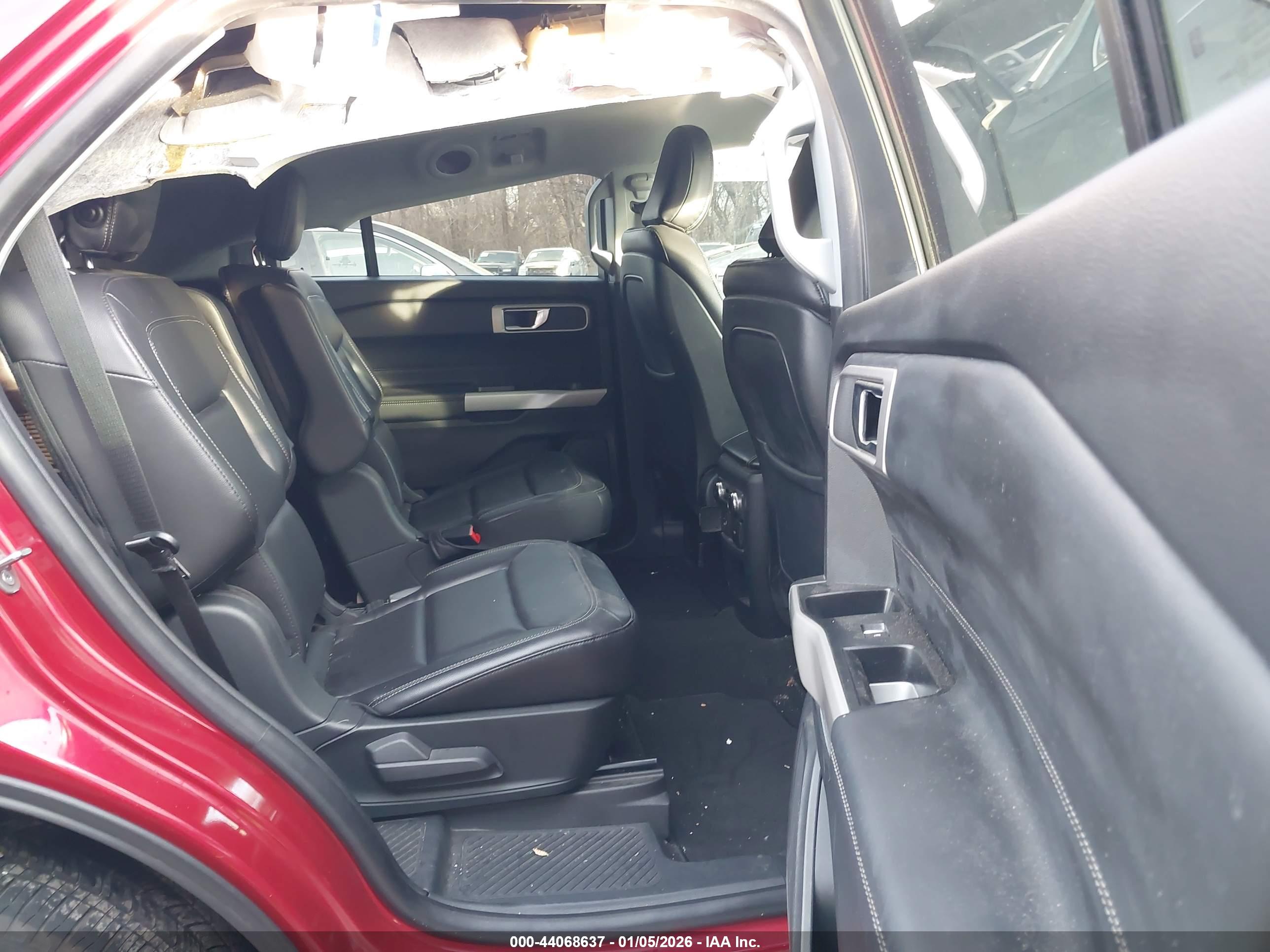 FORD EXPLORER image 8