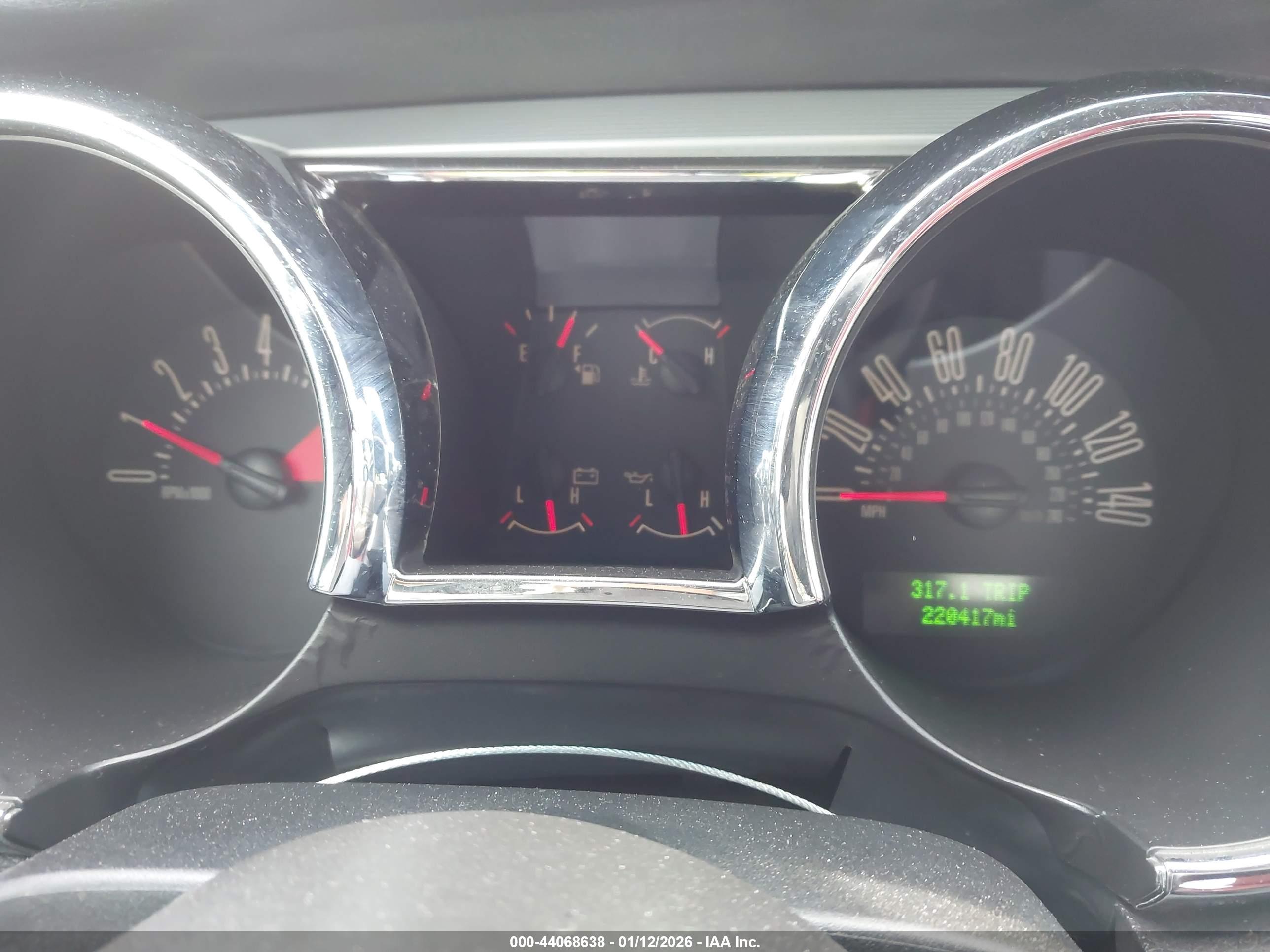 FORD MUSTANG image 7