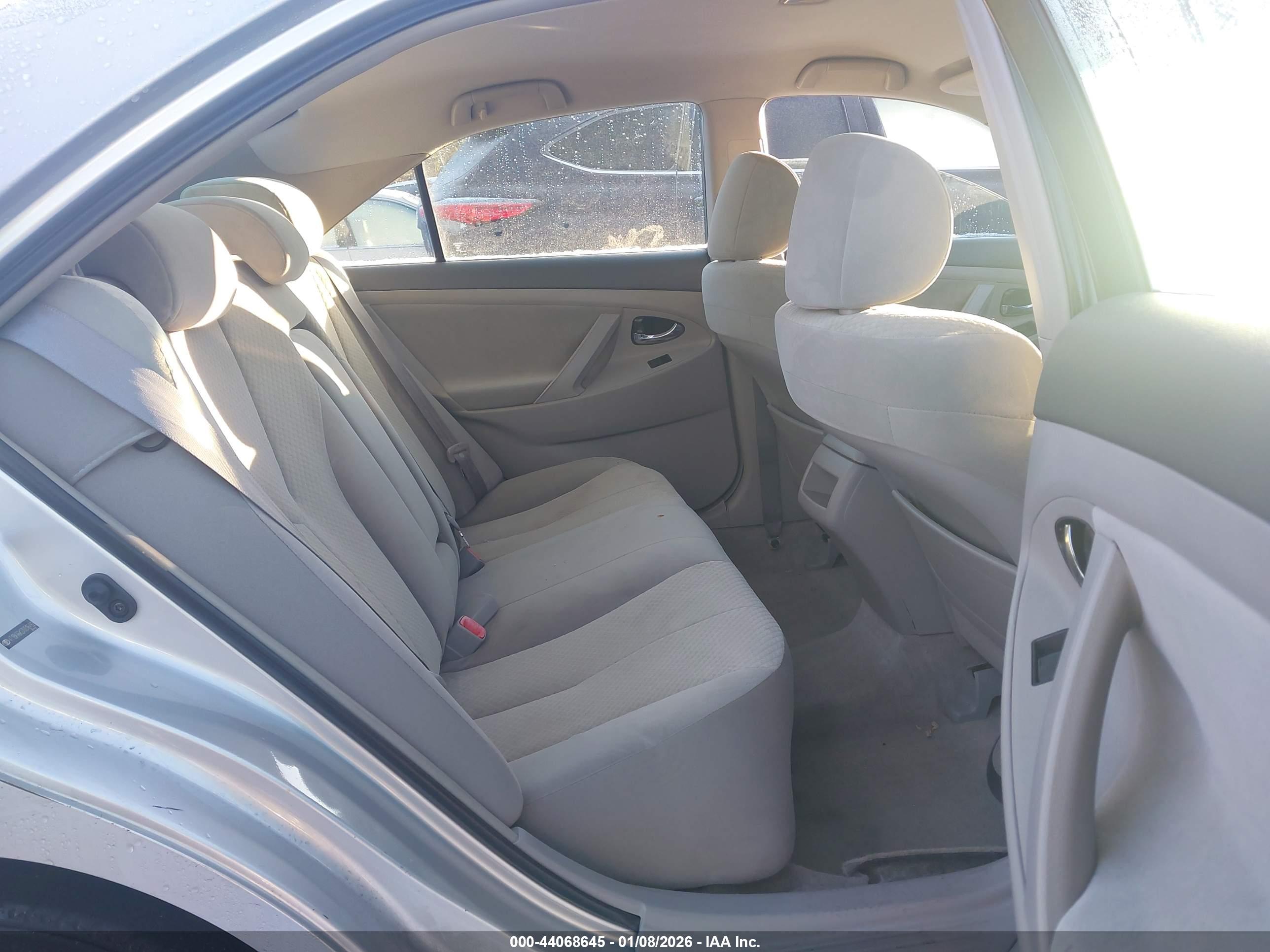 TOYOTA CAMRY image 8
