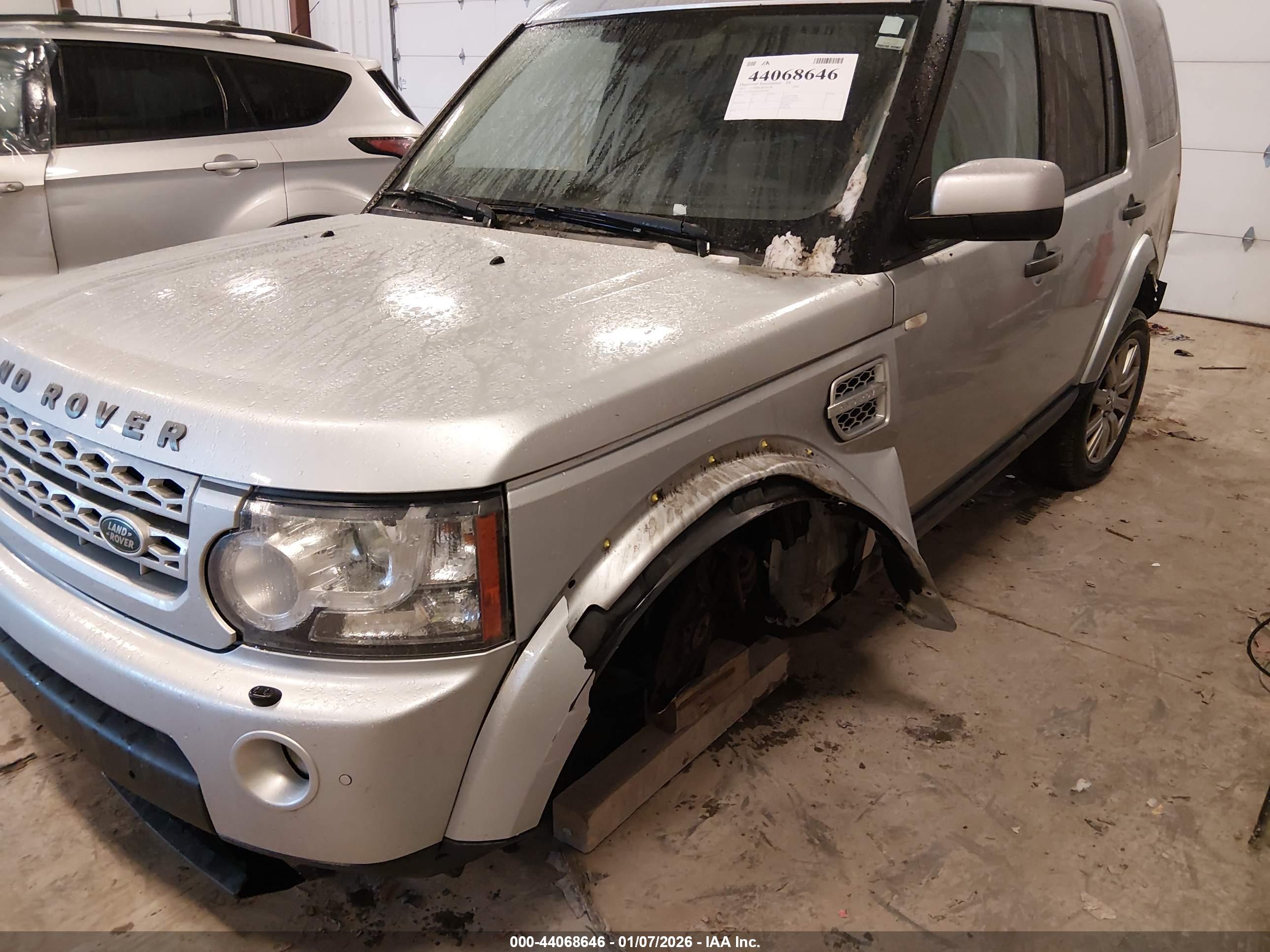 LAND ROVER image 6