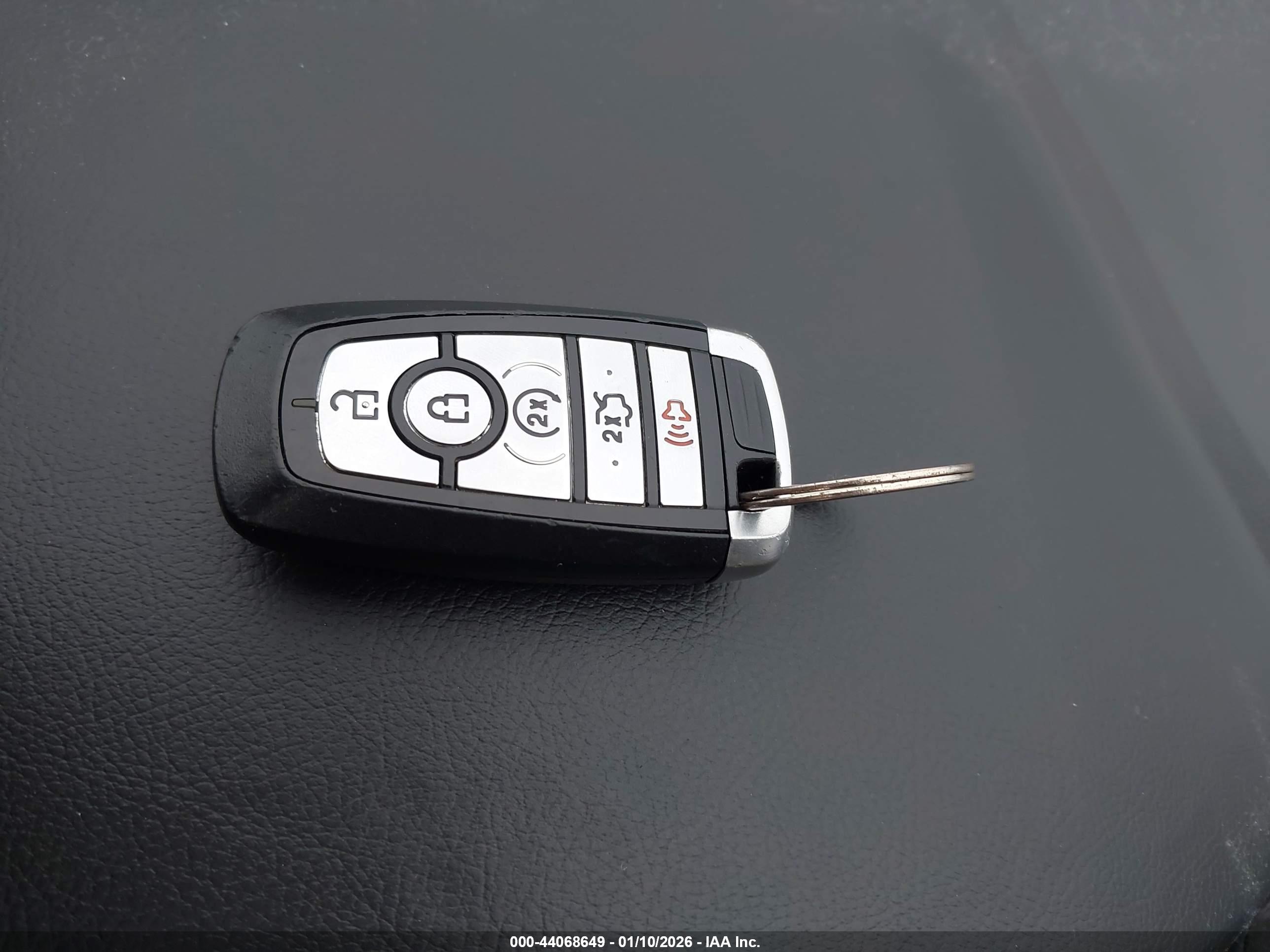FORD FUSION image 11