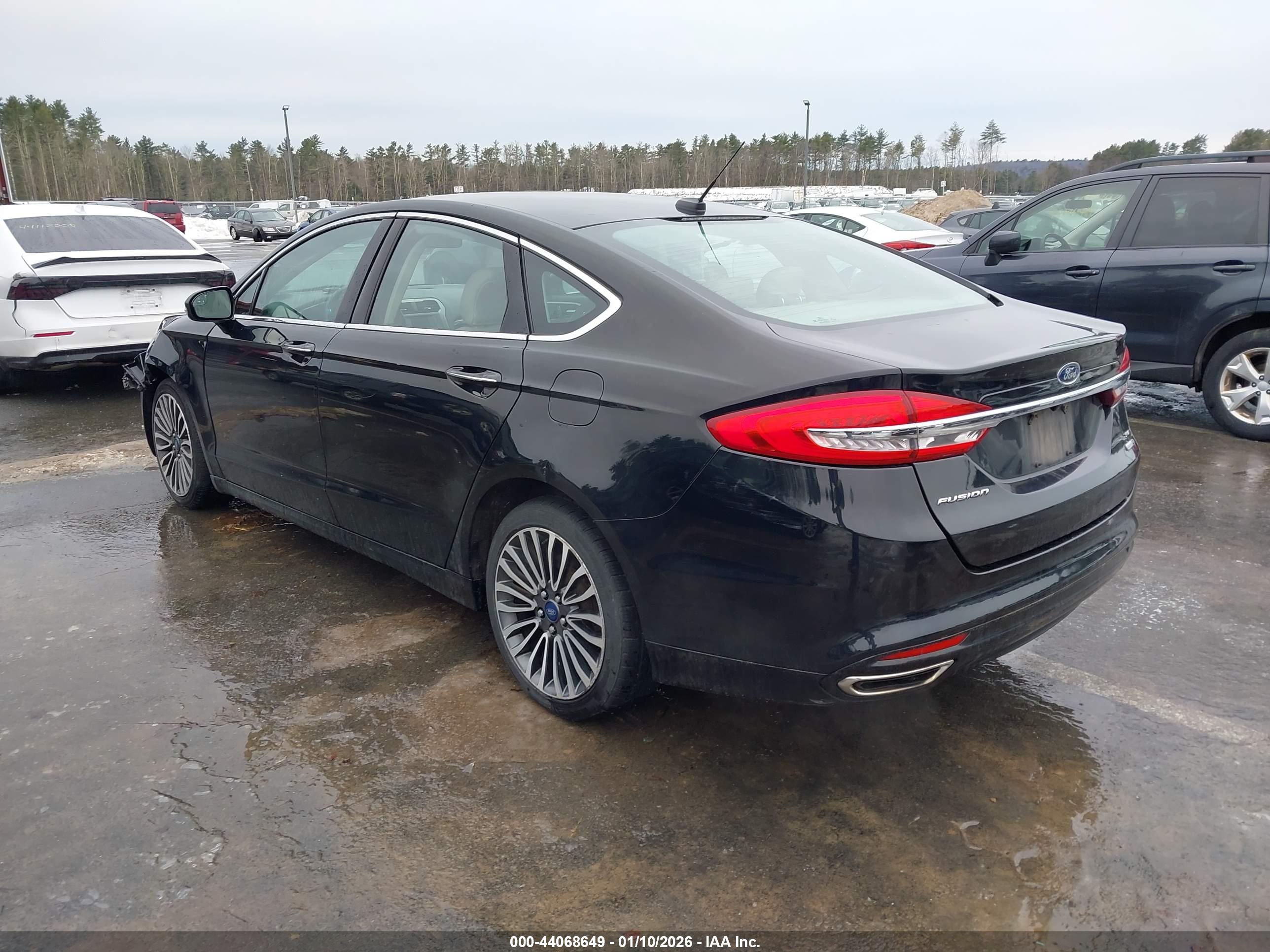 FORD FUSION image 3