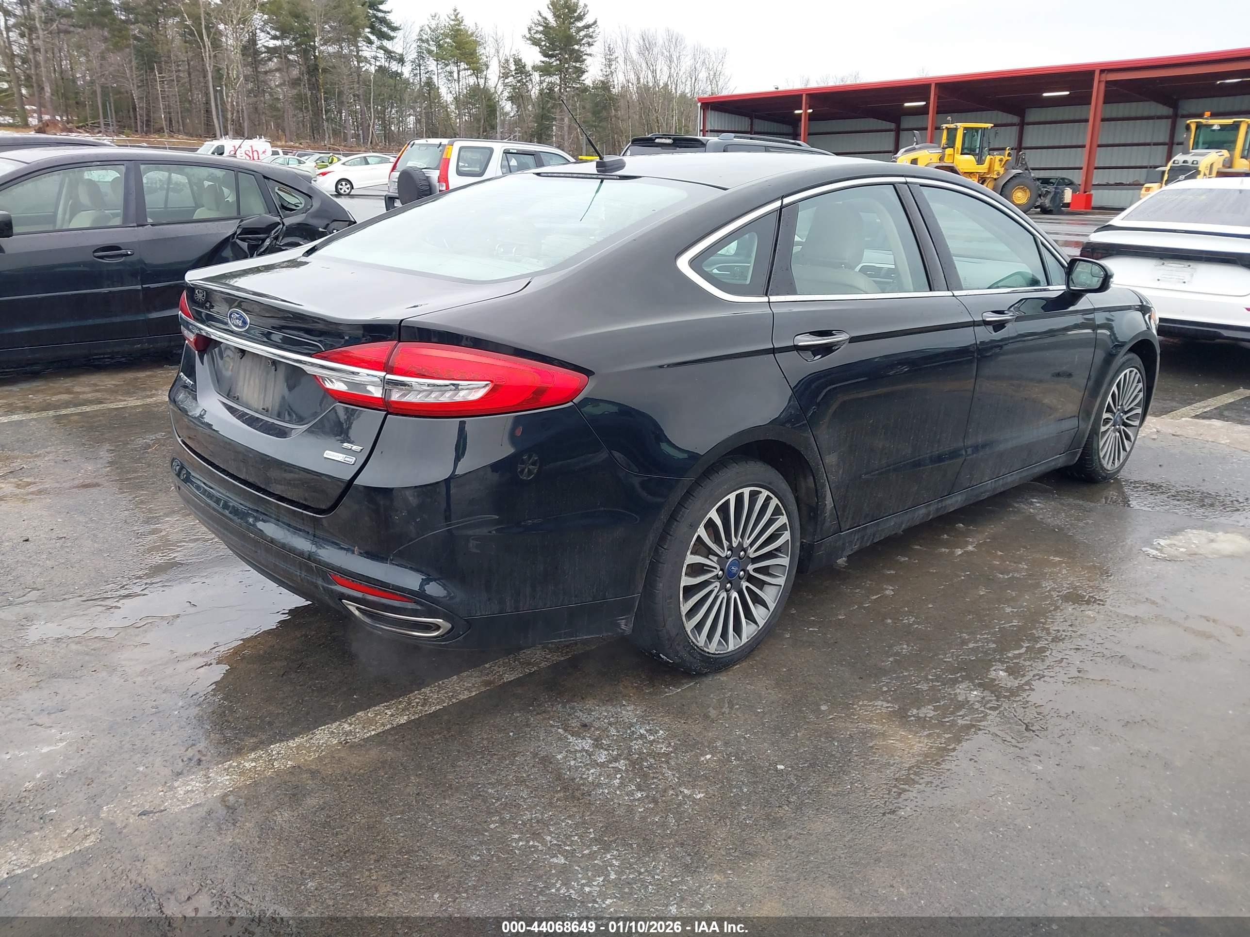 FORD FUSION image 4