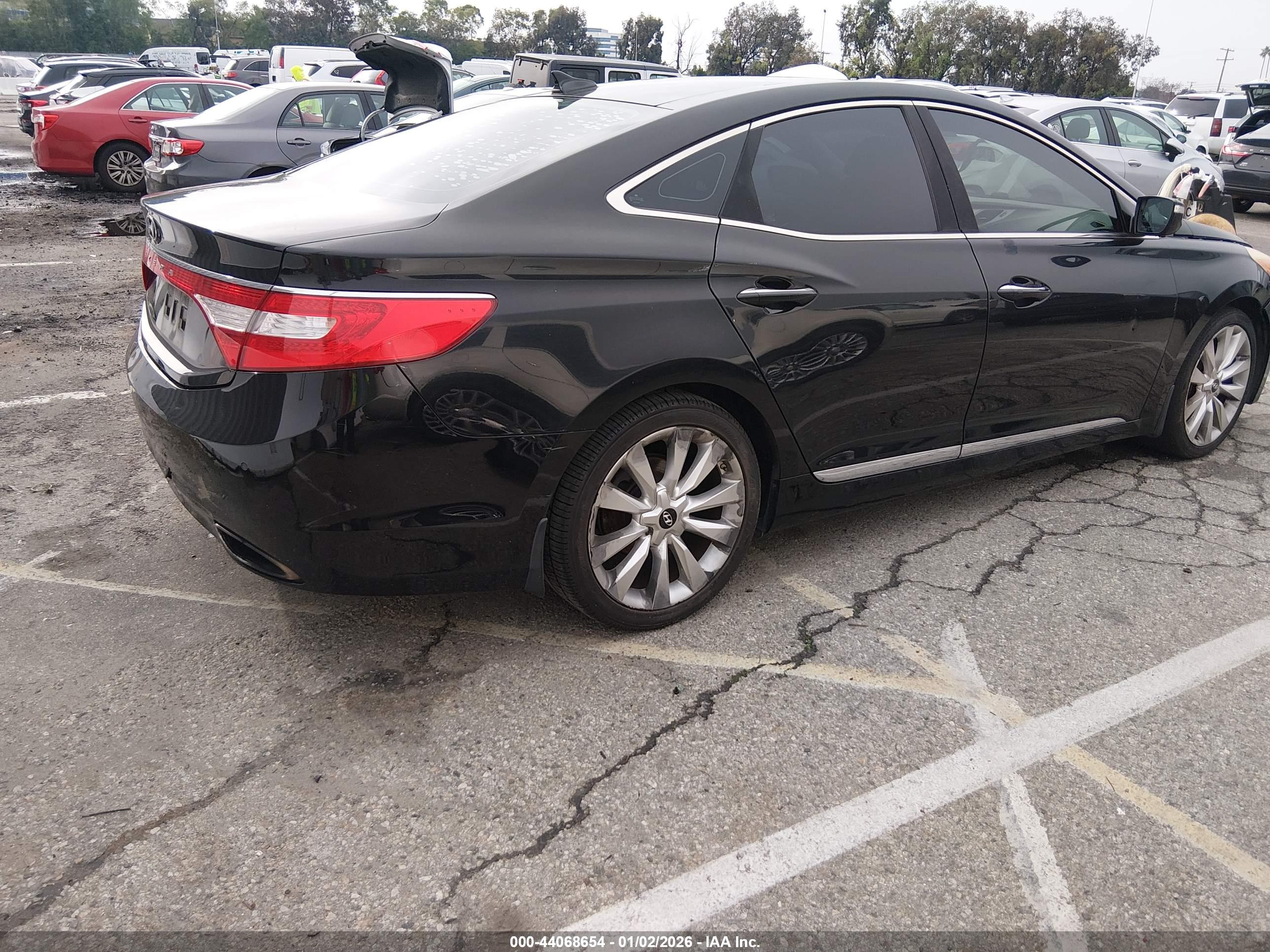 HYUNDAI AZERA image 4
