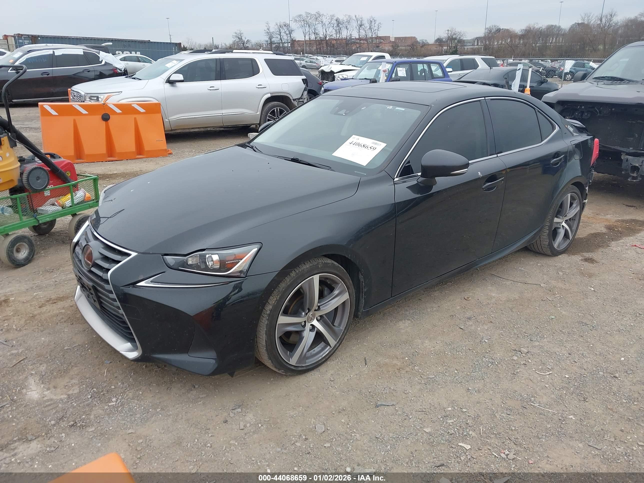LEXUS IS image 2