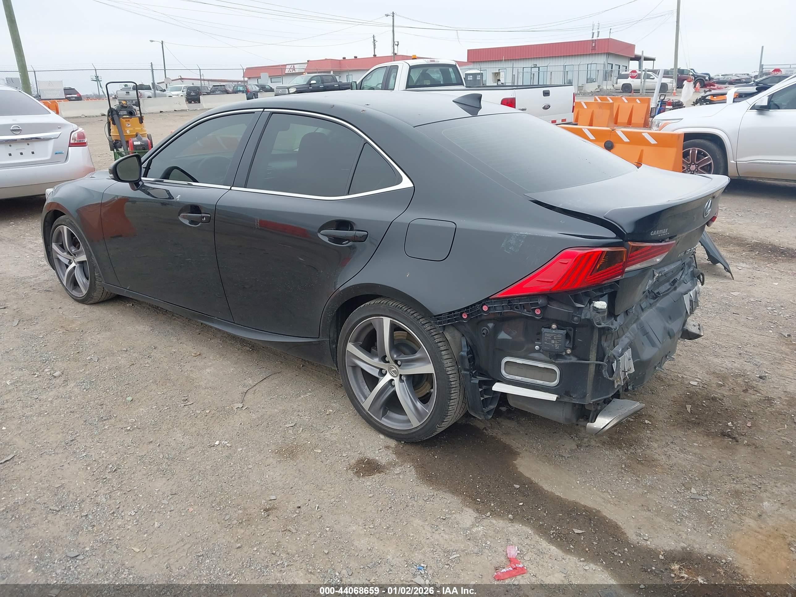 LEXUS IS image 3