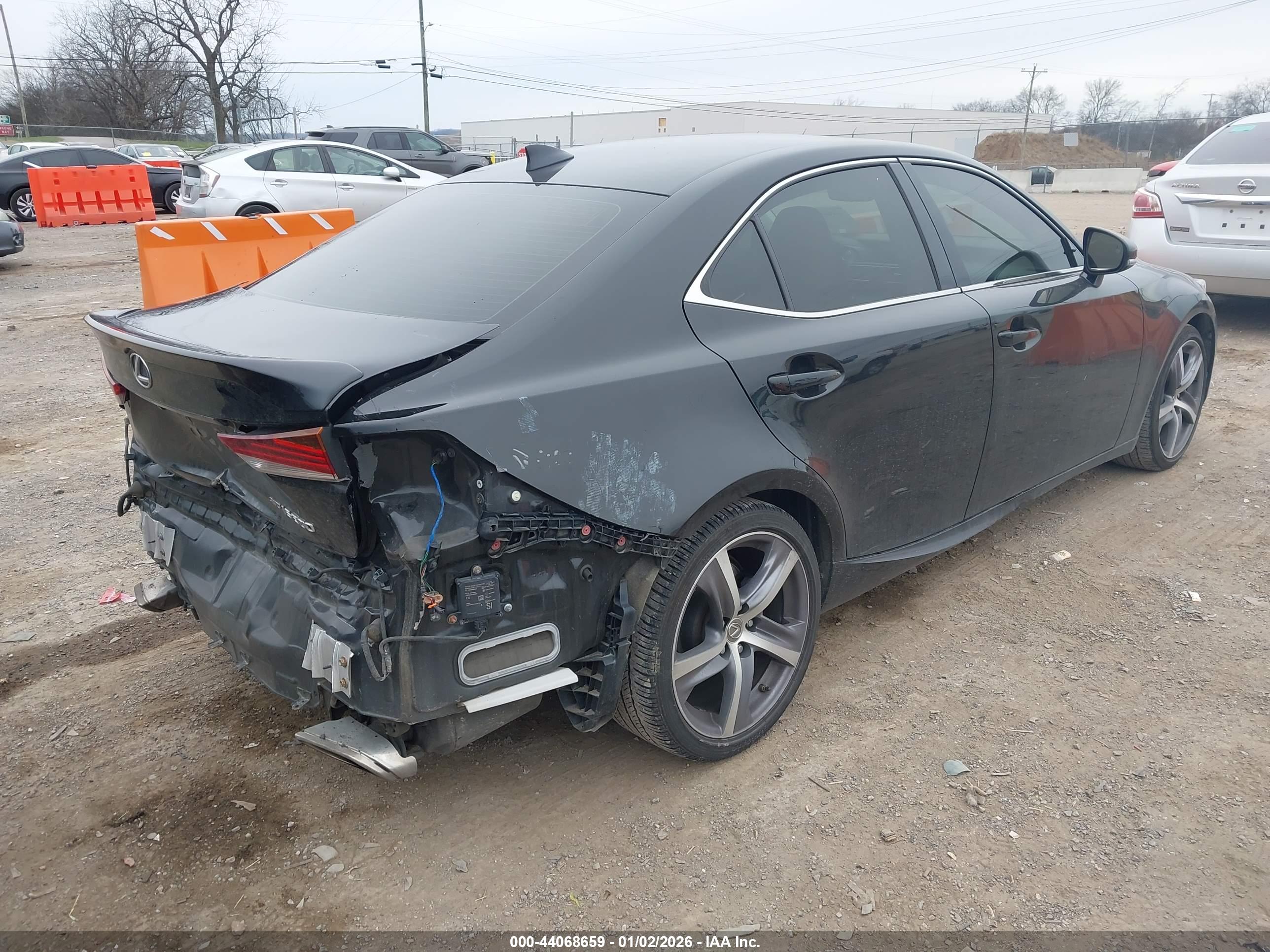 LEXUS IS image 4