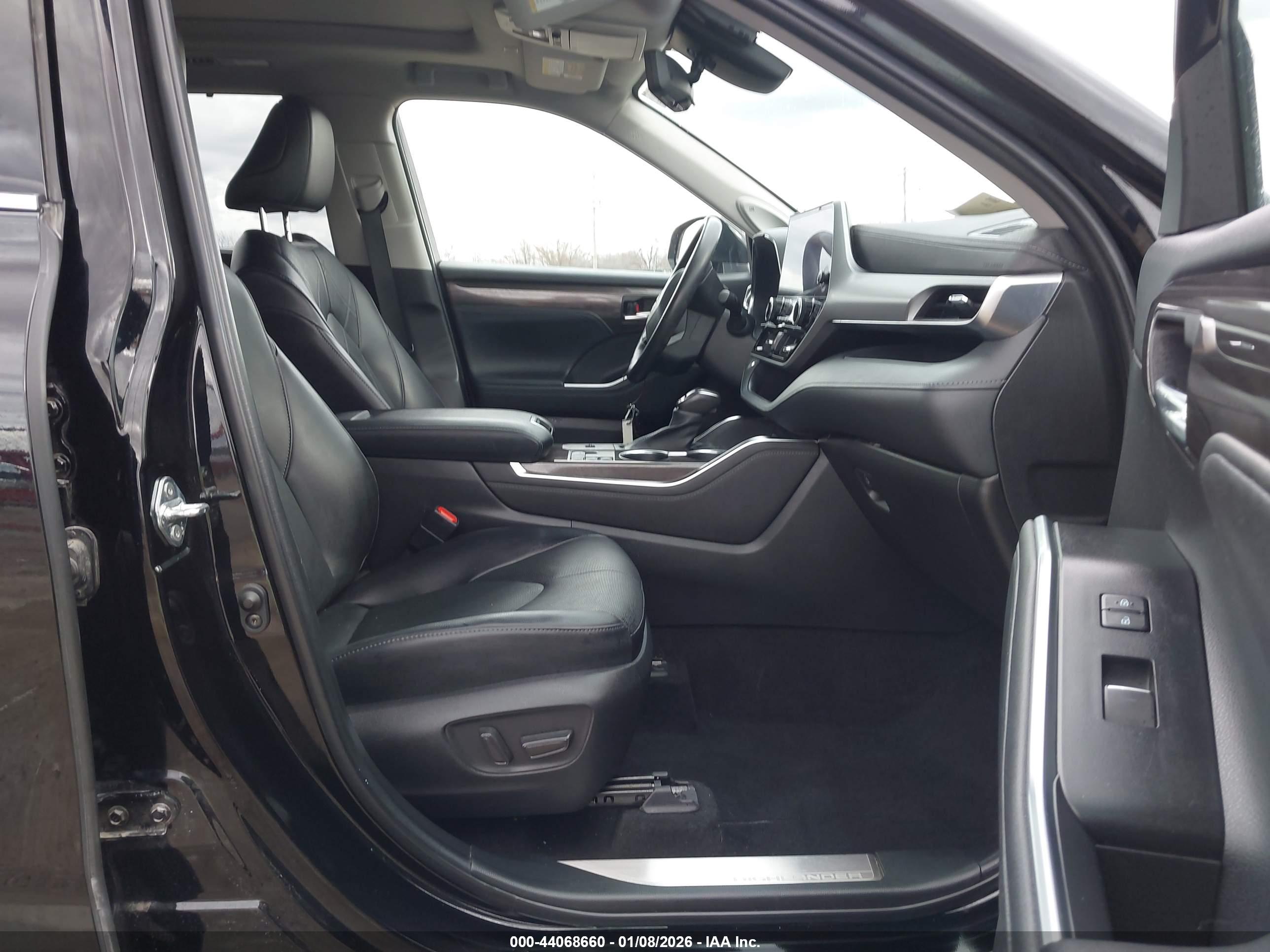 TOYOTA HIGHLANDER image 5