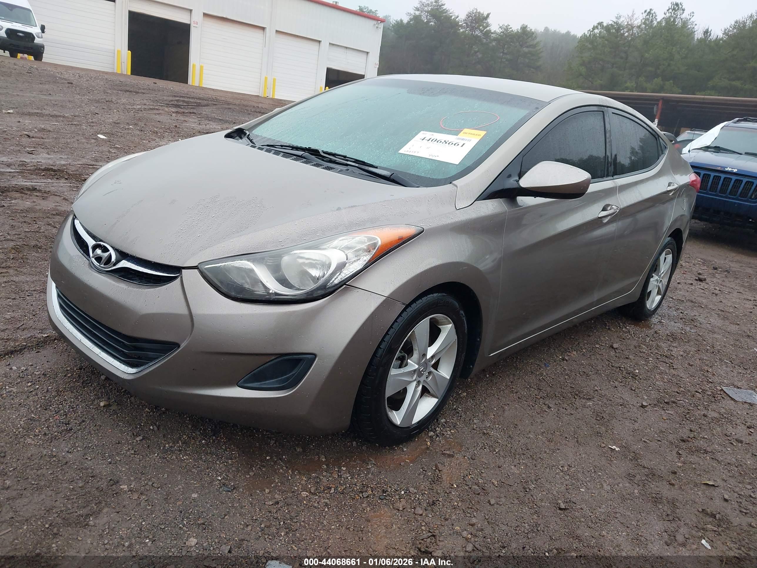 HYUNDAI ELANTRA image 2