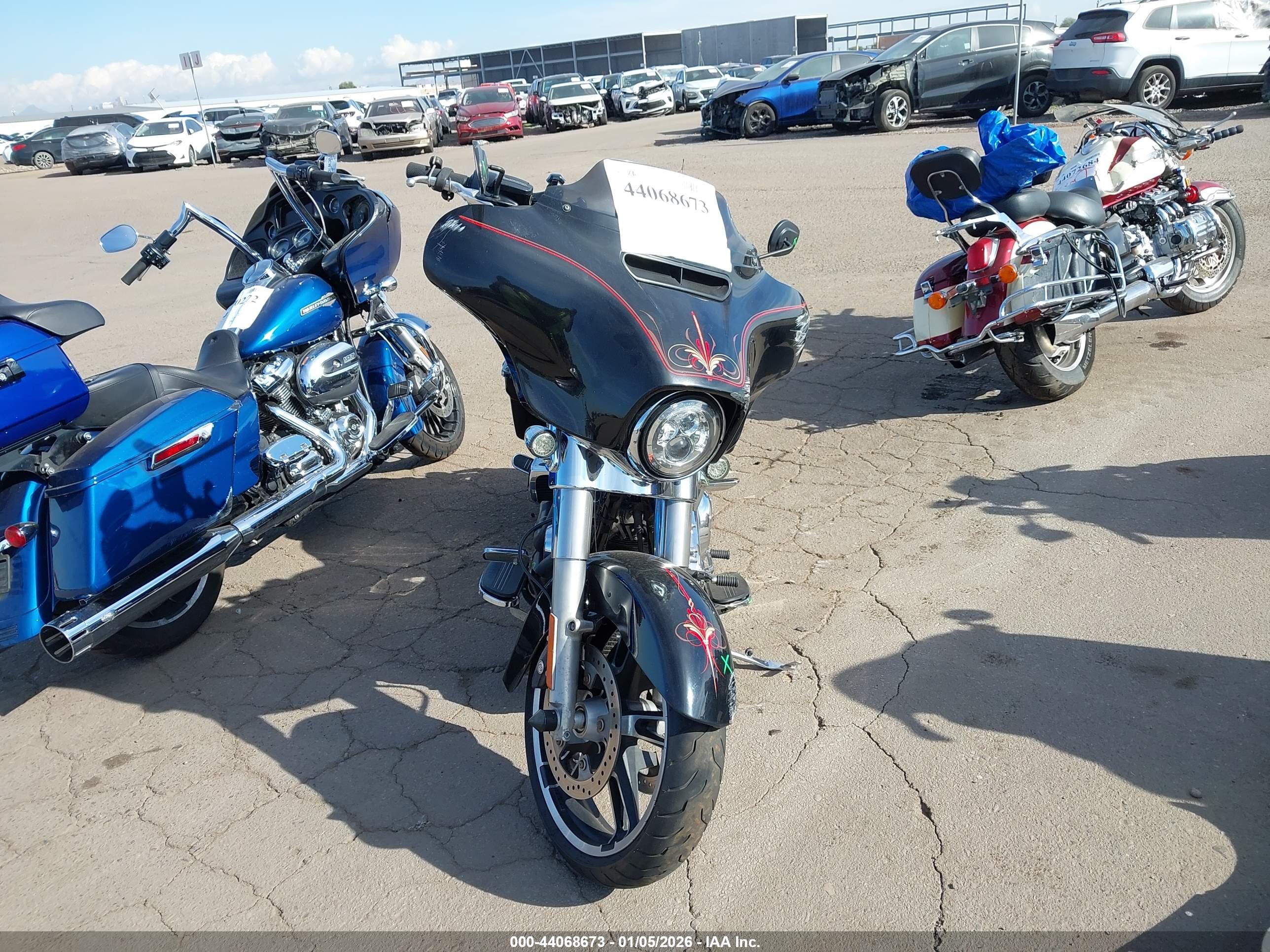 HARLEY-DAVIDSON FLHX image 5