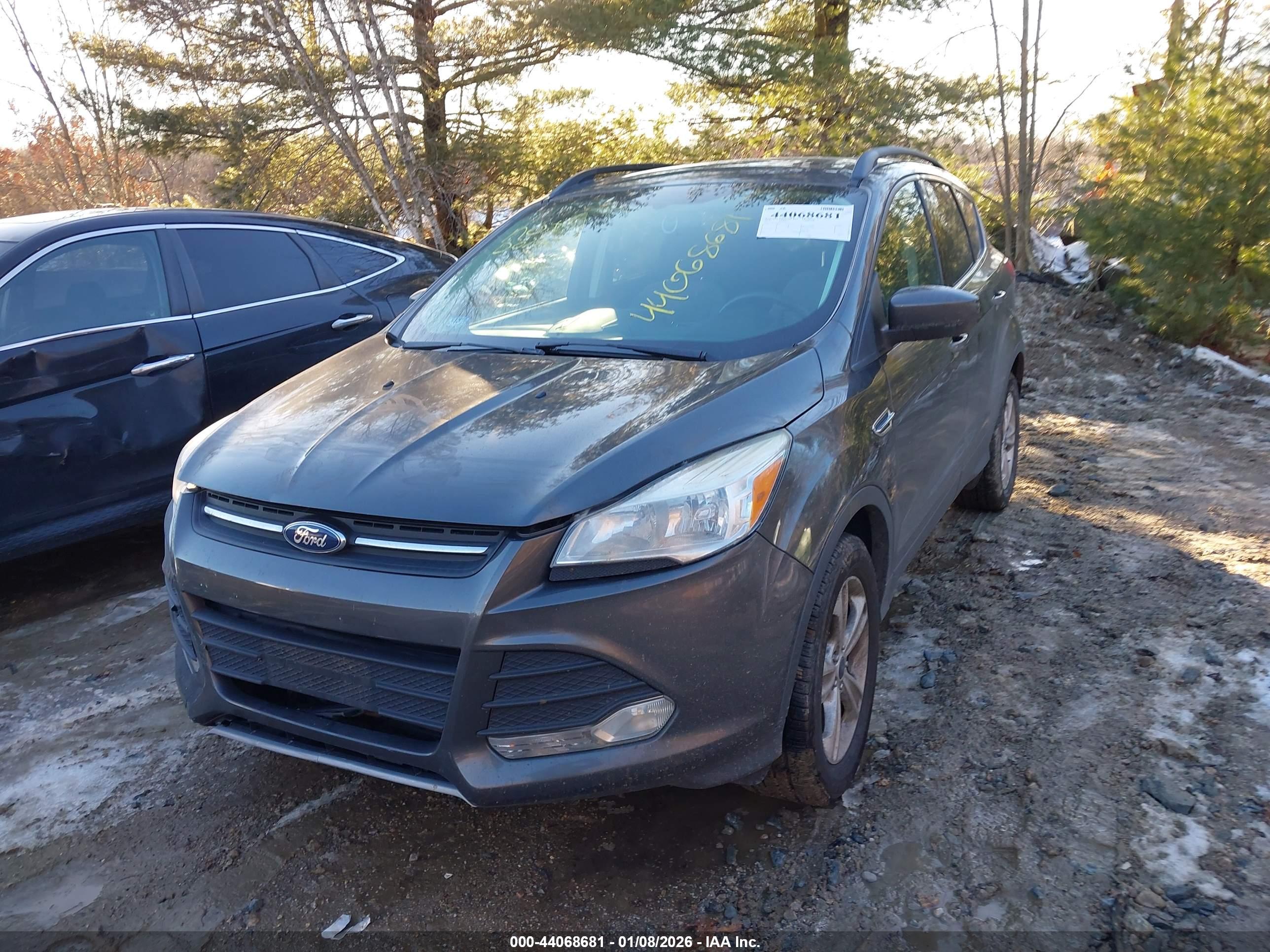 FORD ESCAPE image 2