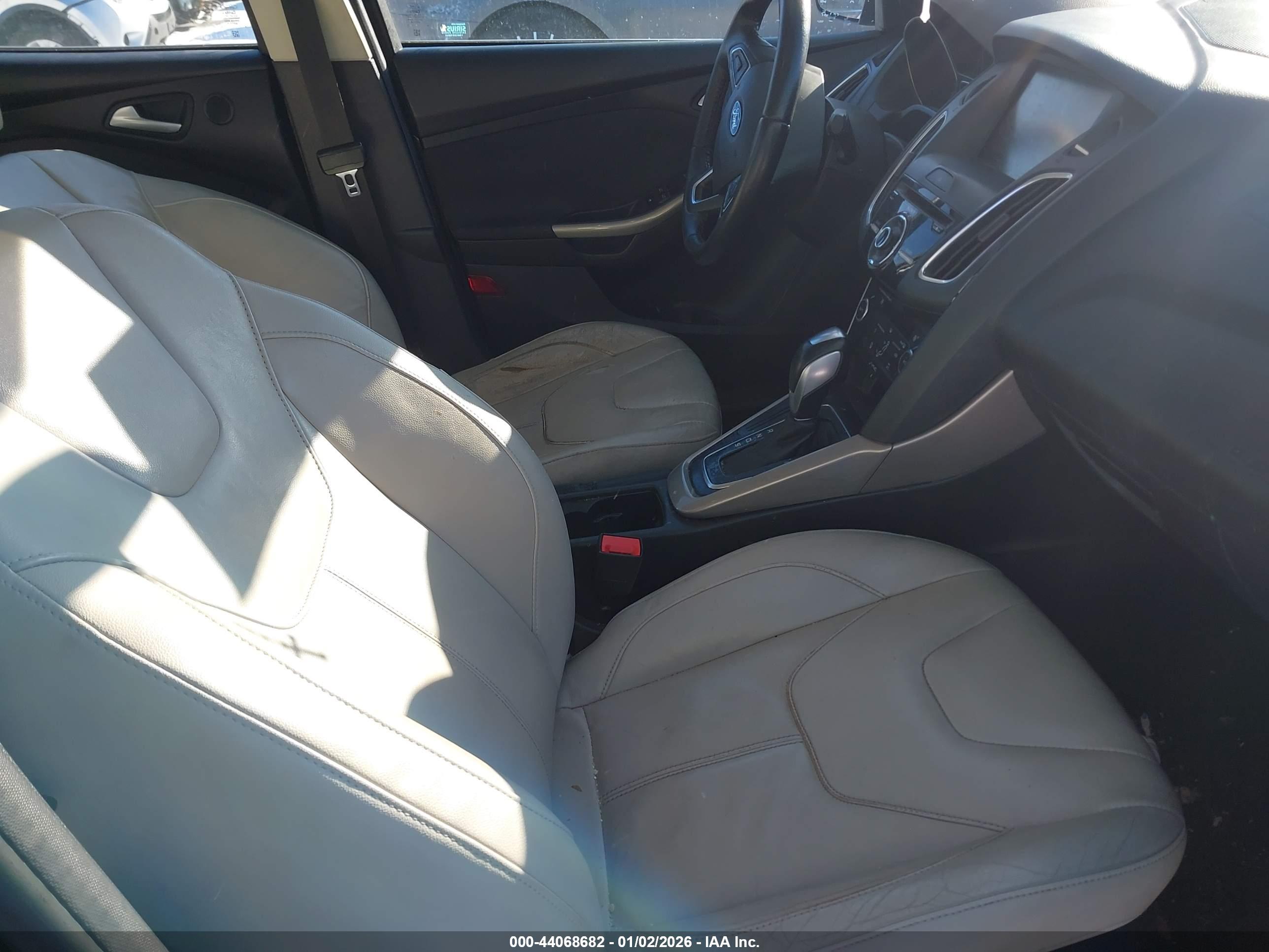 FORD FOCUS image 5