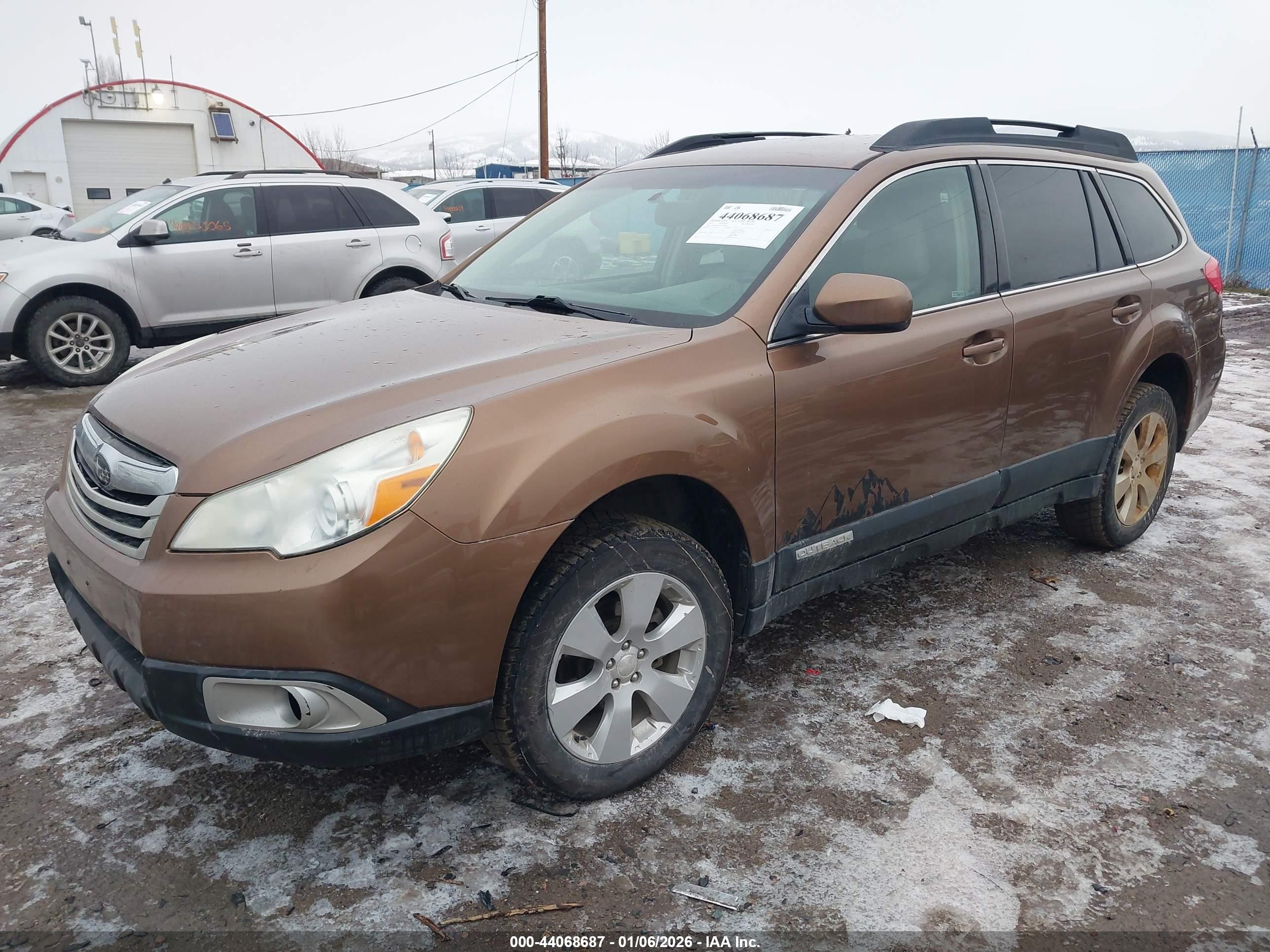 SUBARU OUTBACK image 2