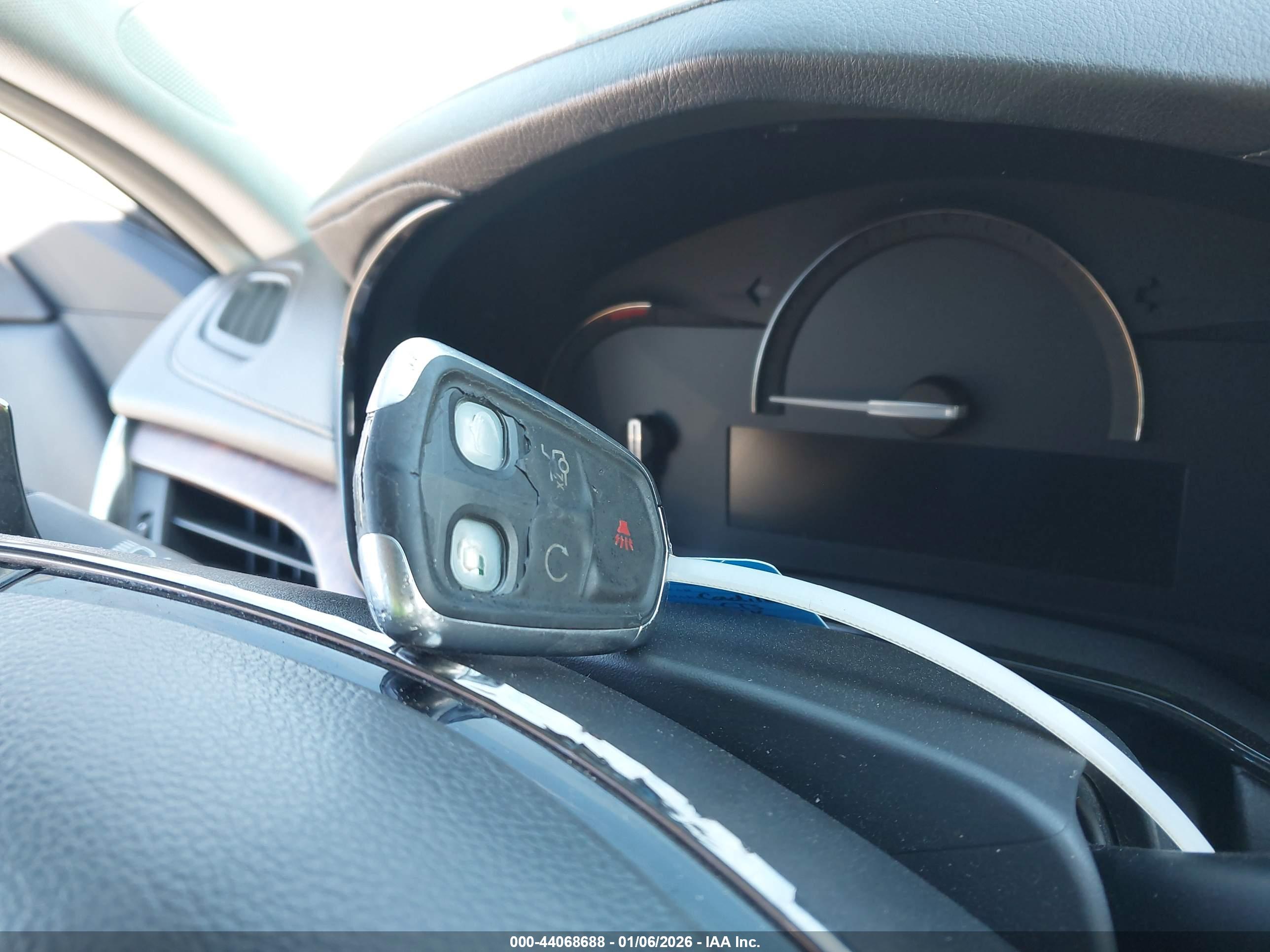 CADILLAC CTS image 11