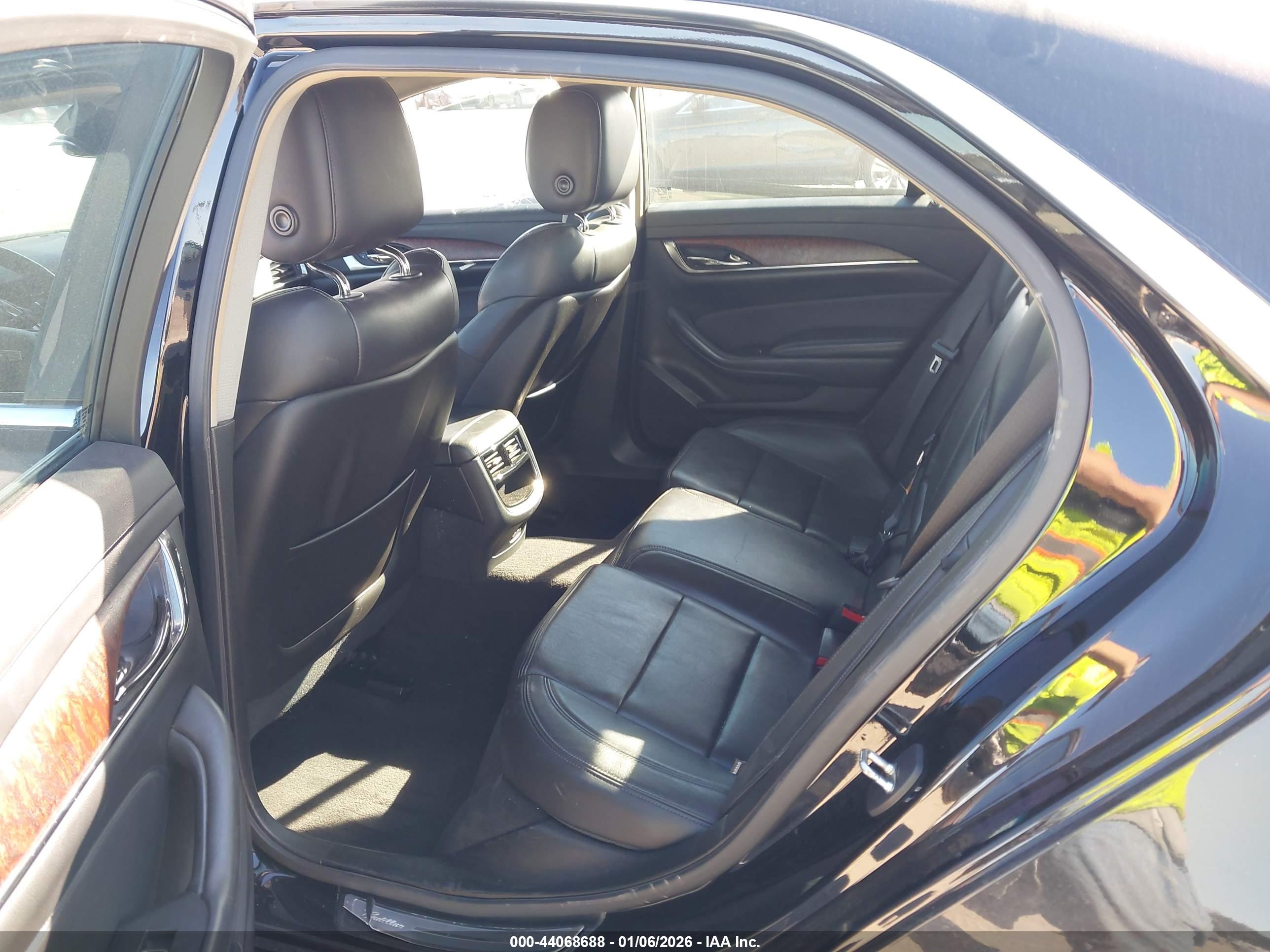 CADILLAC CTS image 8