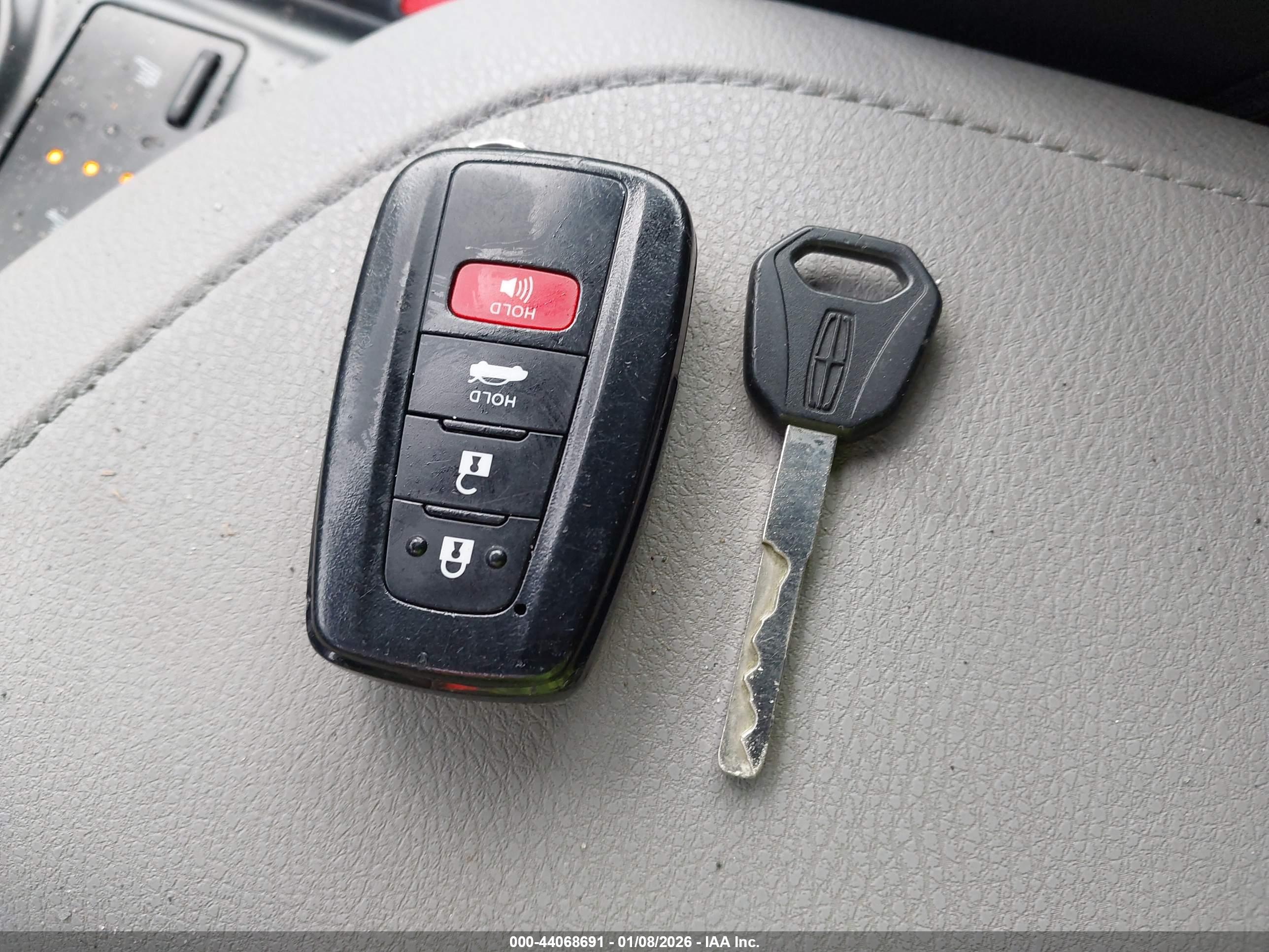 TOYOTA CAMRY image 11